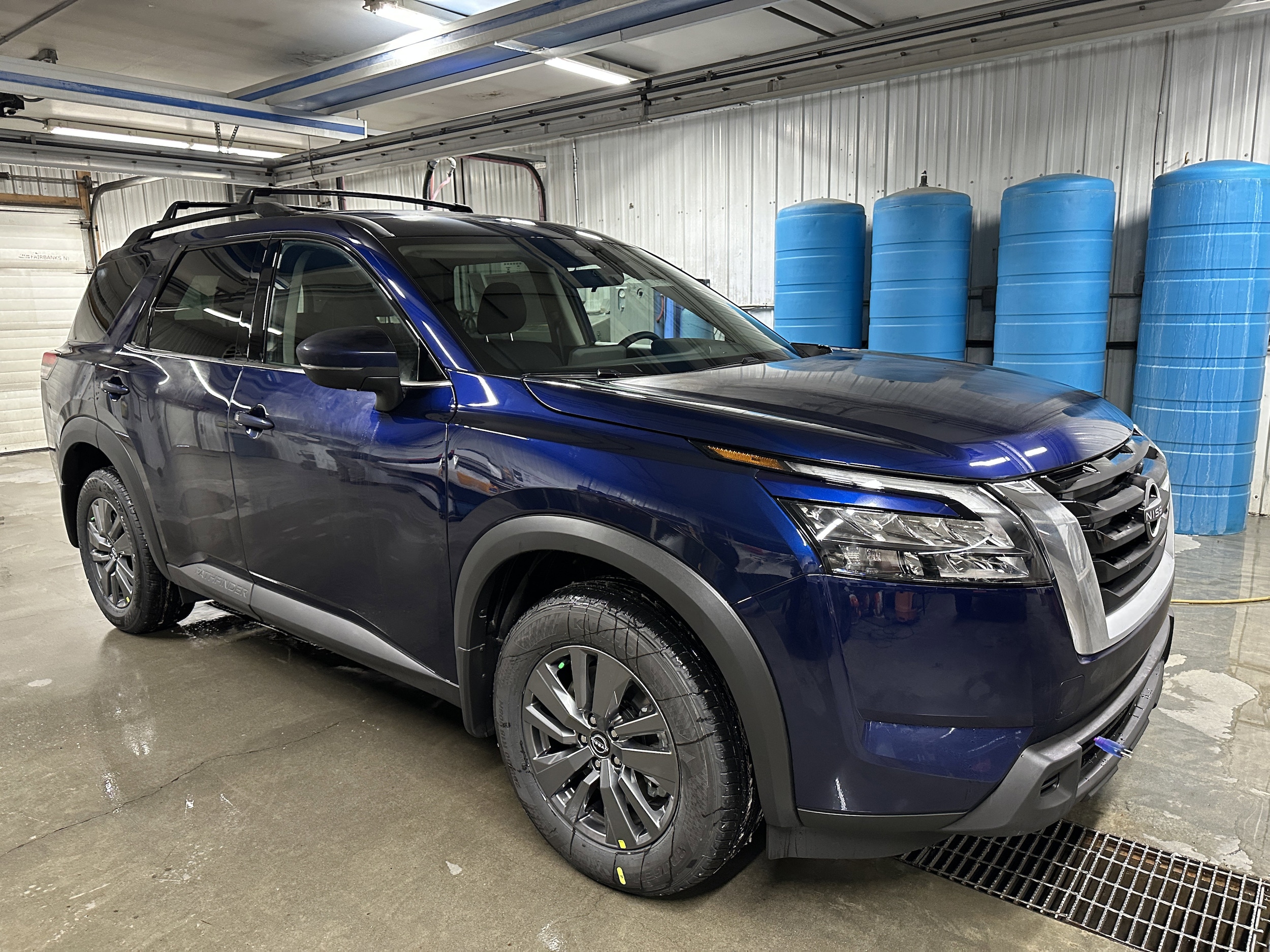 2025 Nissan Pathfinder SV's photo