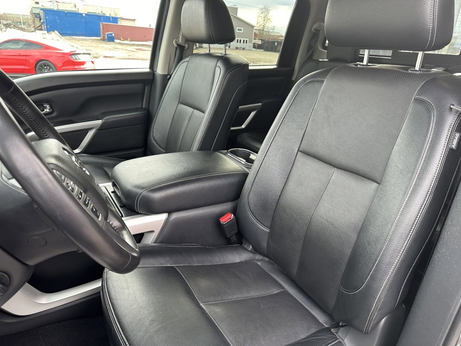 Image 4 of 2020 Nissan Titan SL 4x4 Crew Cab