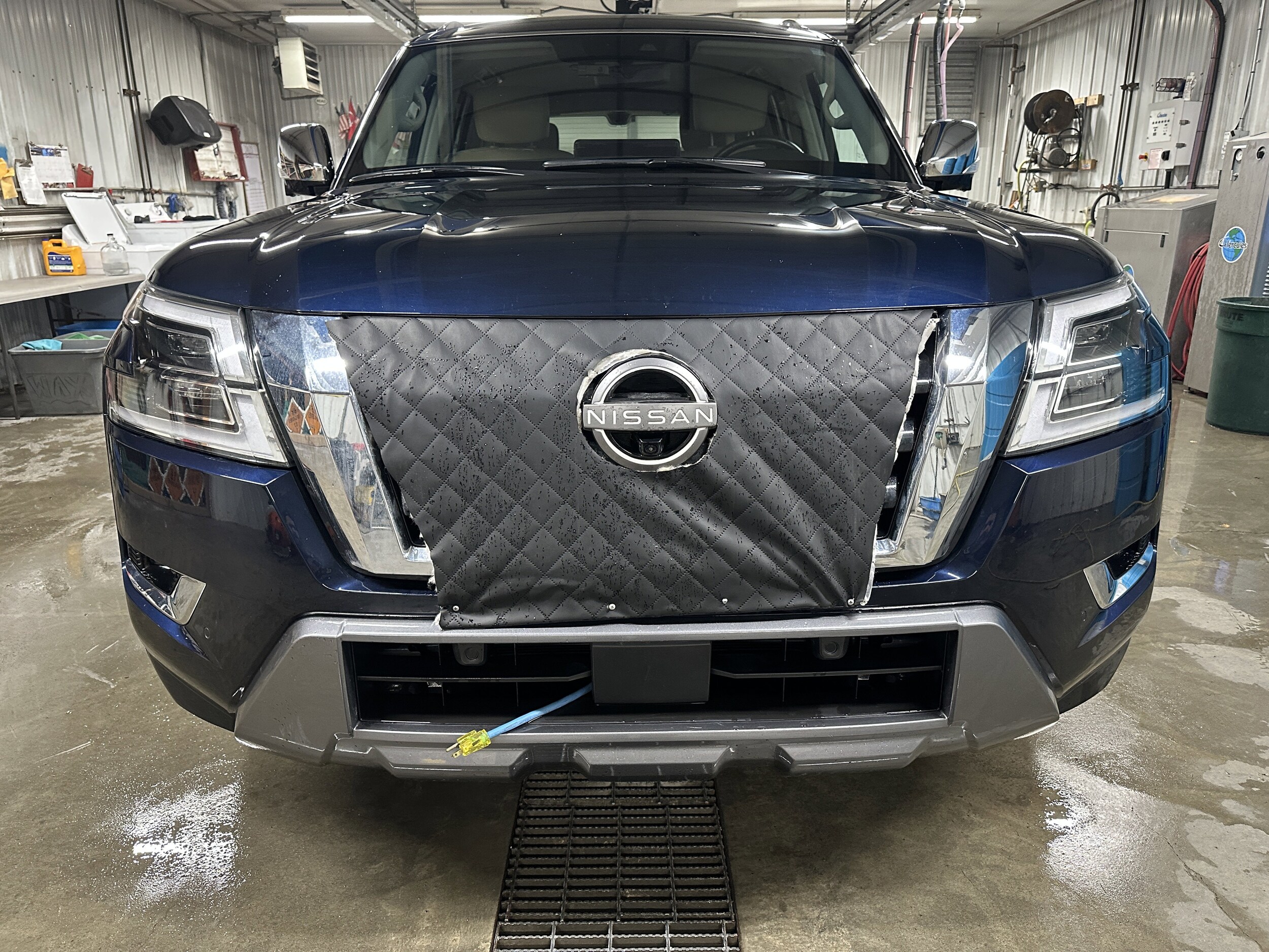 2023 Nissan Armada Platinum photo 2