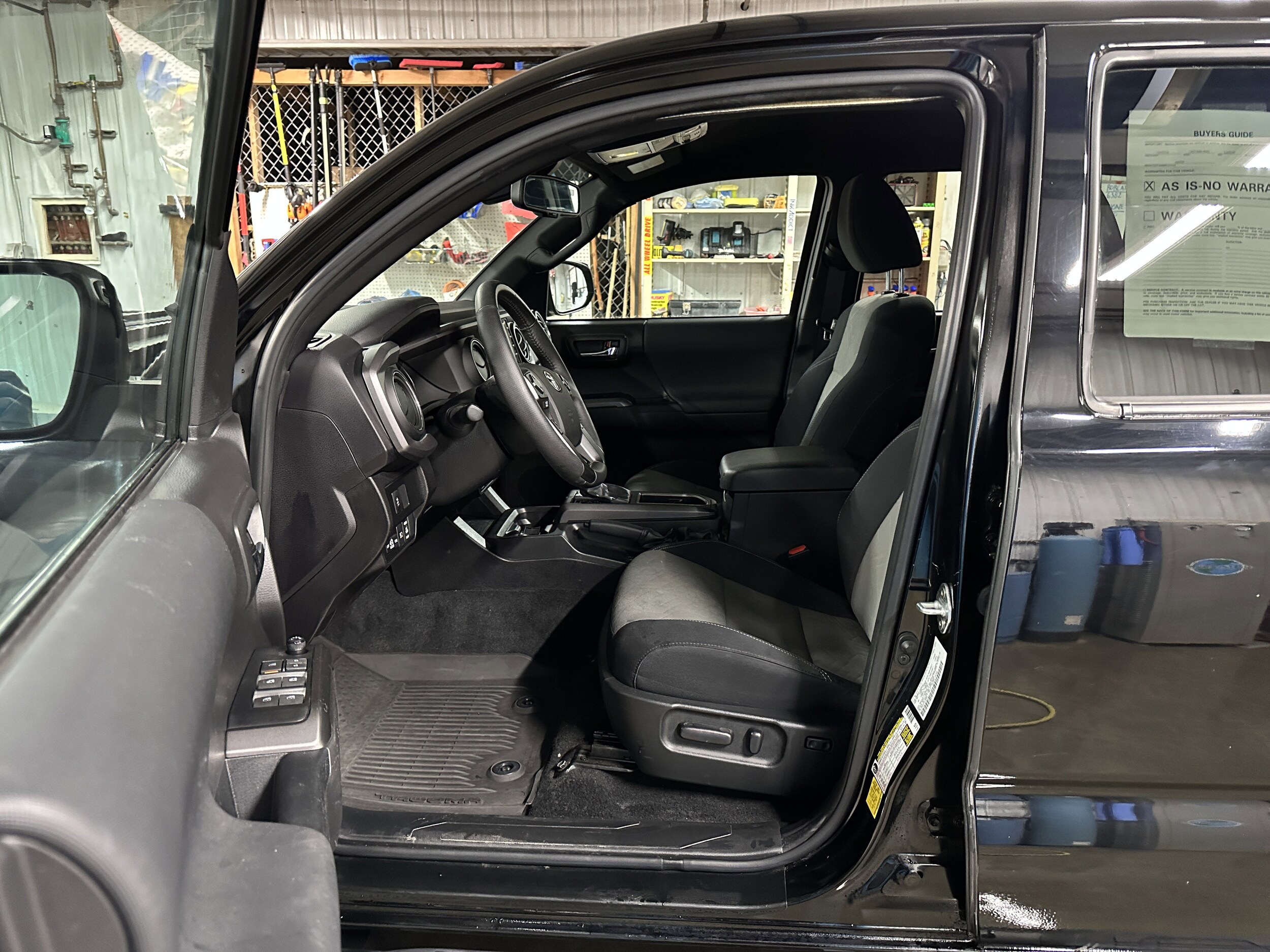 2023 Toyota Tacoma 4x4 TRD Sport Double Cab V6 photo 4