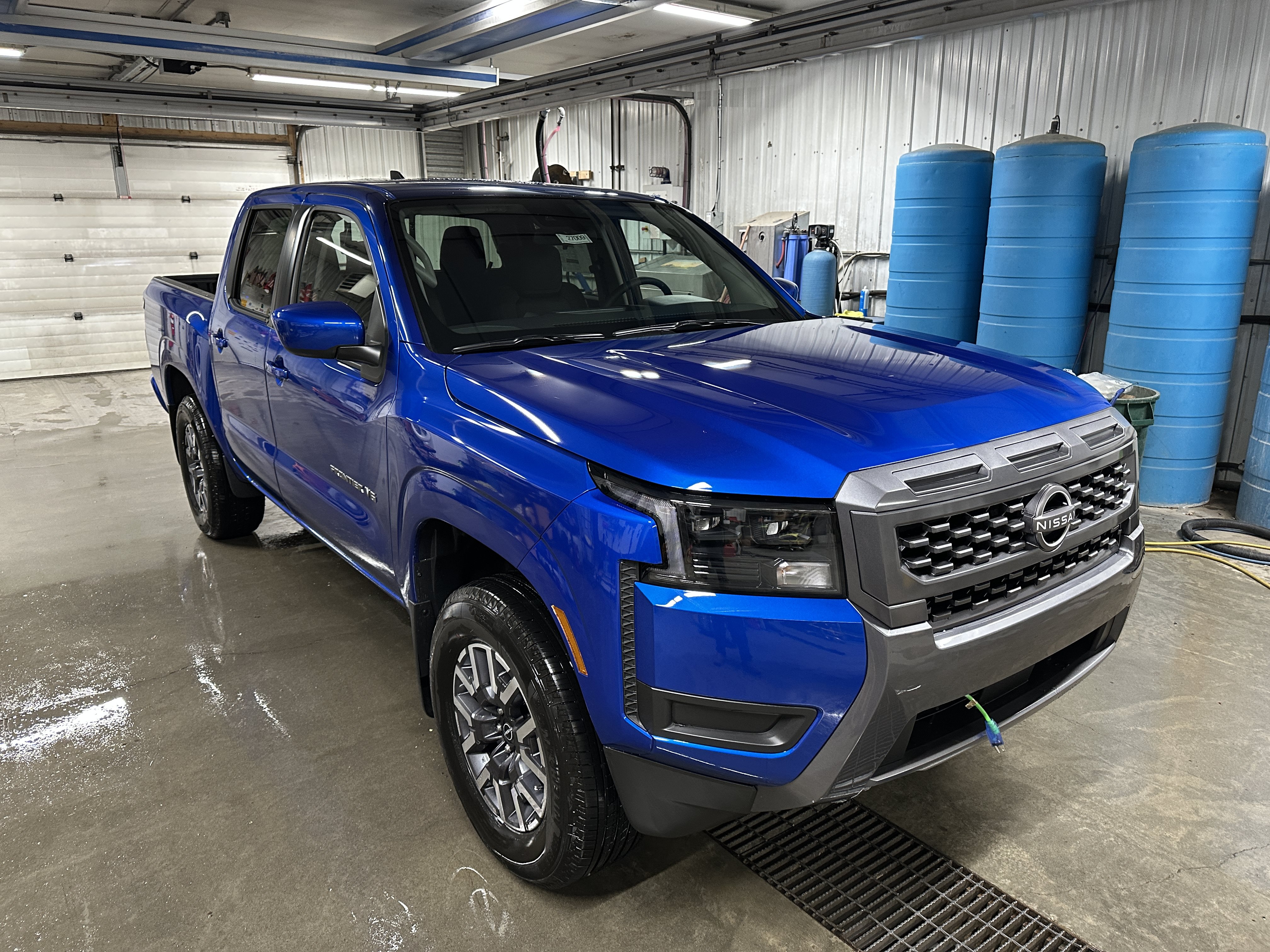 2027 Nissan Frontier Crew Cab 4x4 SV 