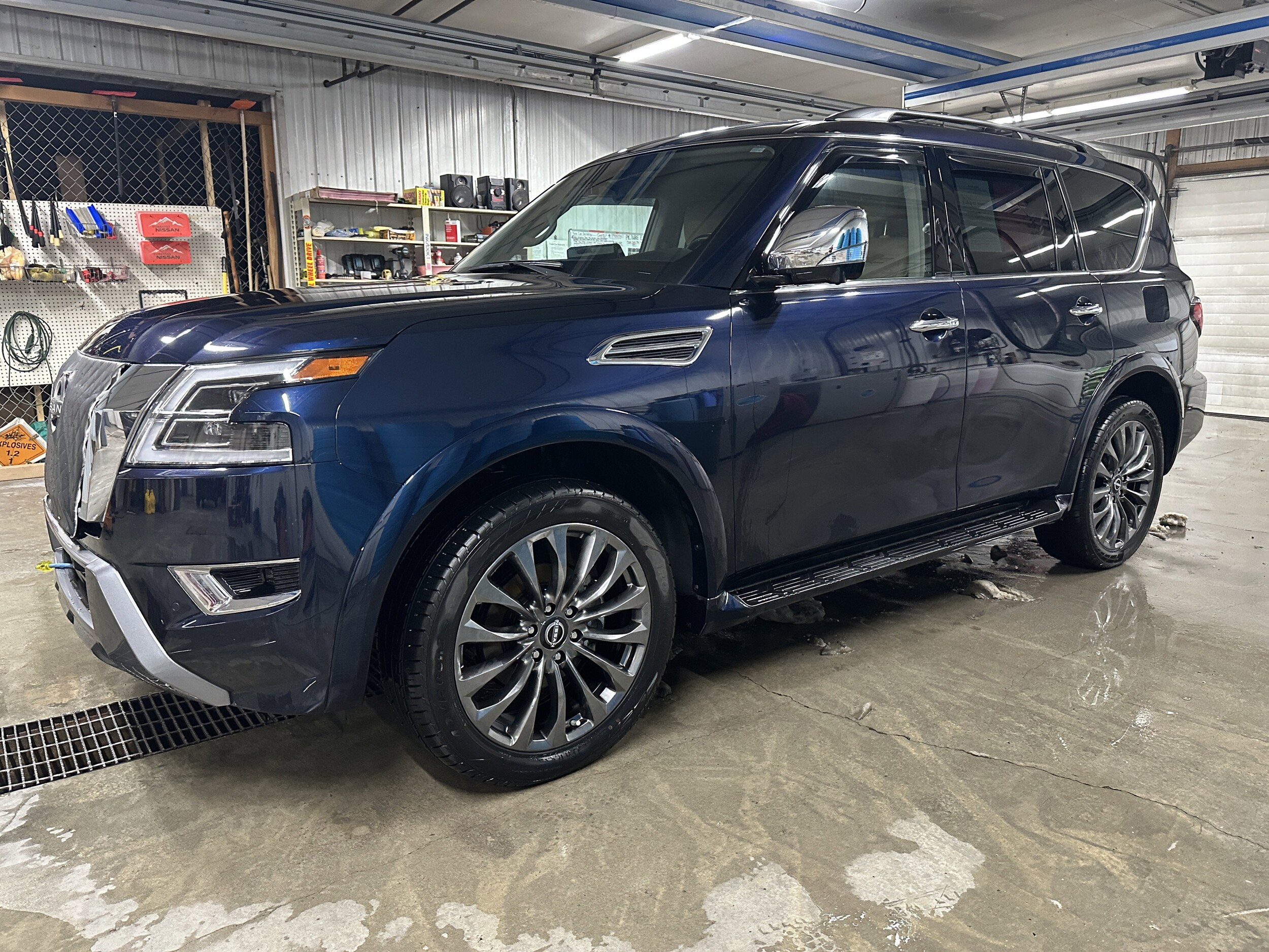 2023 Nissan Armada Platinum photo 3