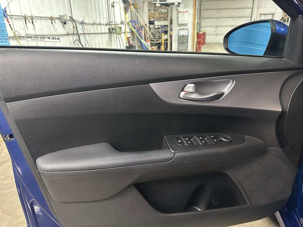 Used 2023 Kia Forte LXS LXS IVT