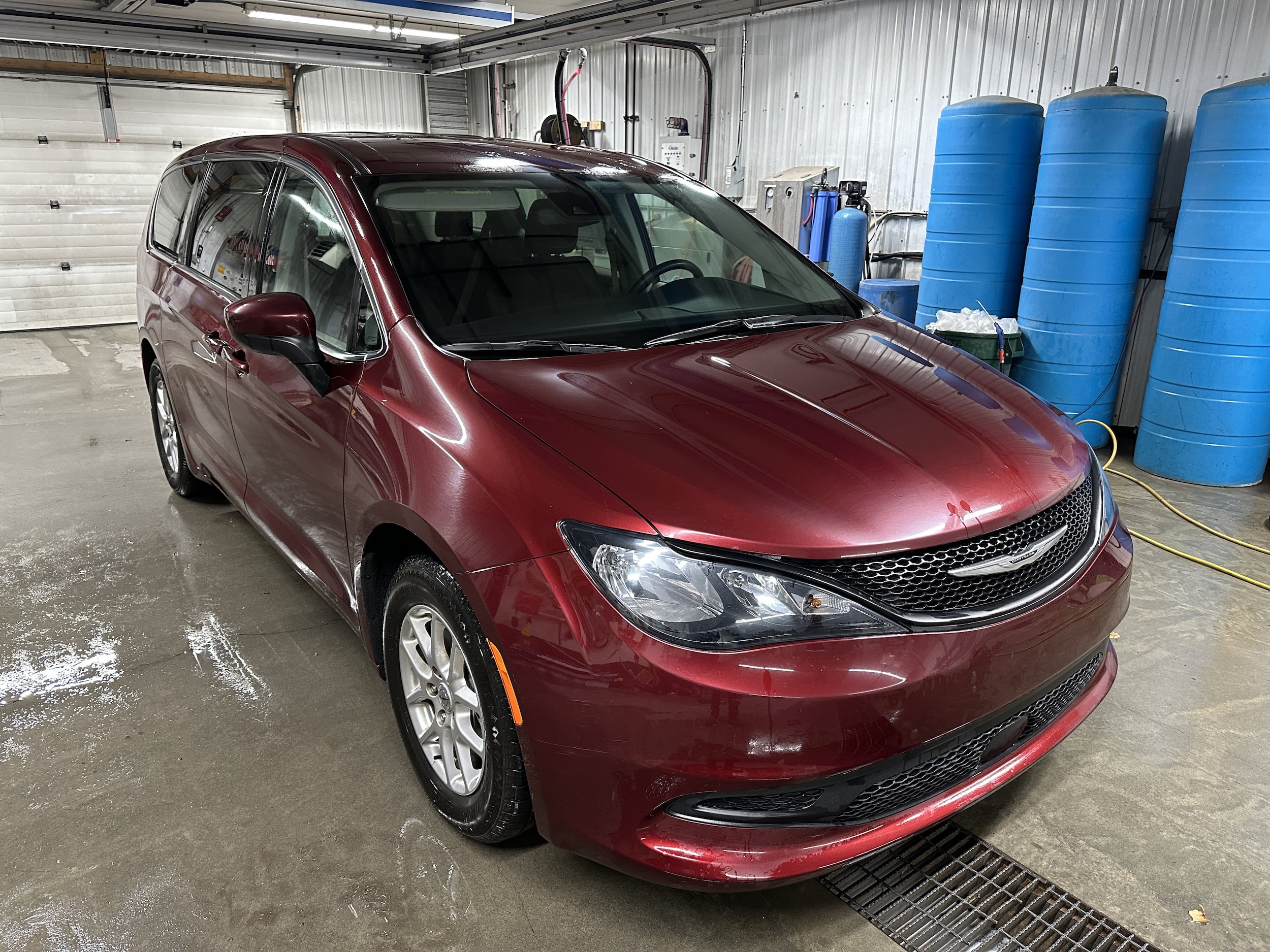 2023 Chrysler Voyager LX