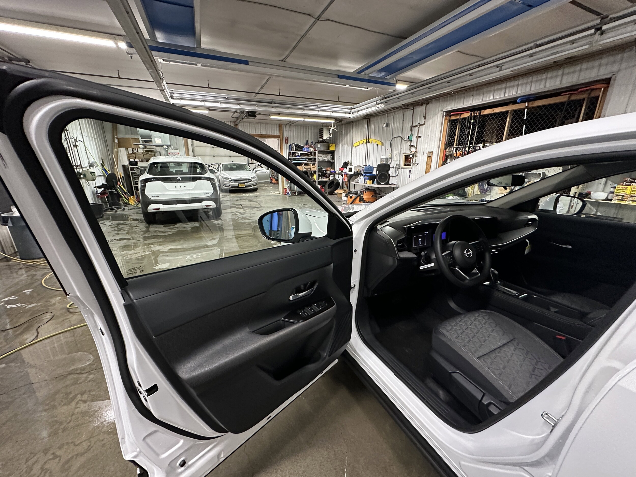 2025 Nissan Kicks SV photo 4