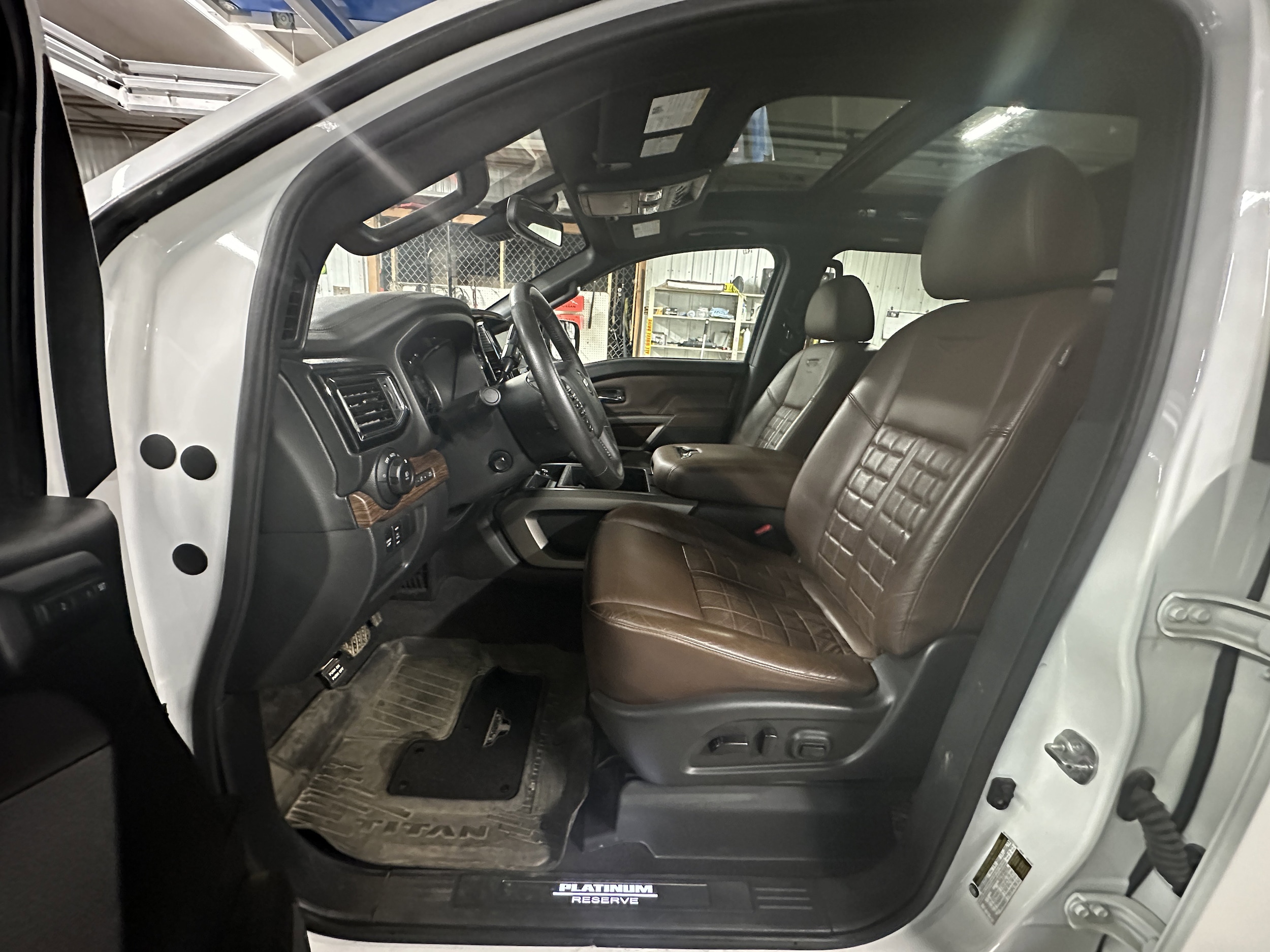 Image 5 of 2022 Nissan Titan Platinum Reserve 4x4 Crew Cab