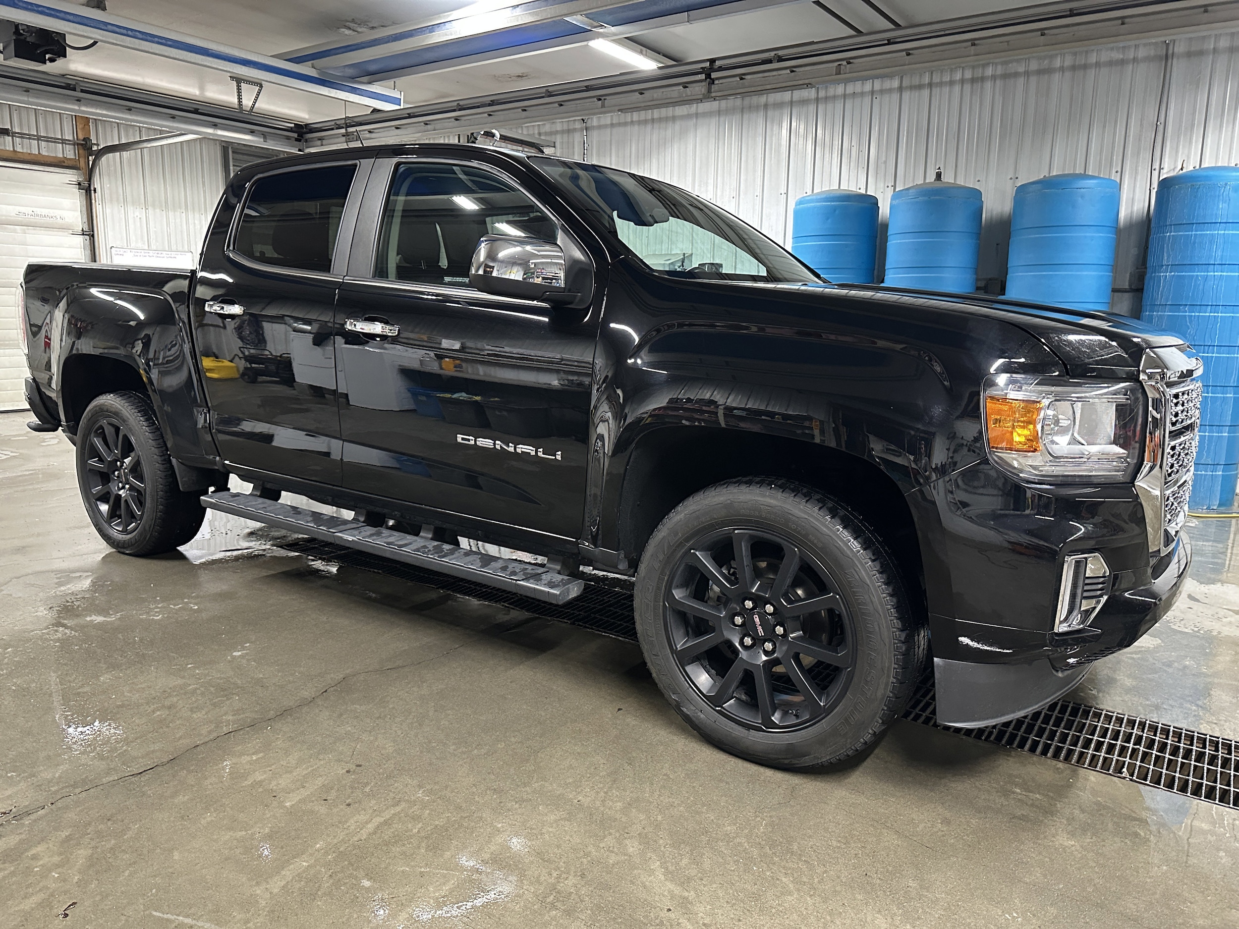 2022 GMC Canyon Denali 4WD Crew Cab Short Box's photo