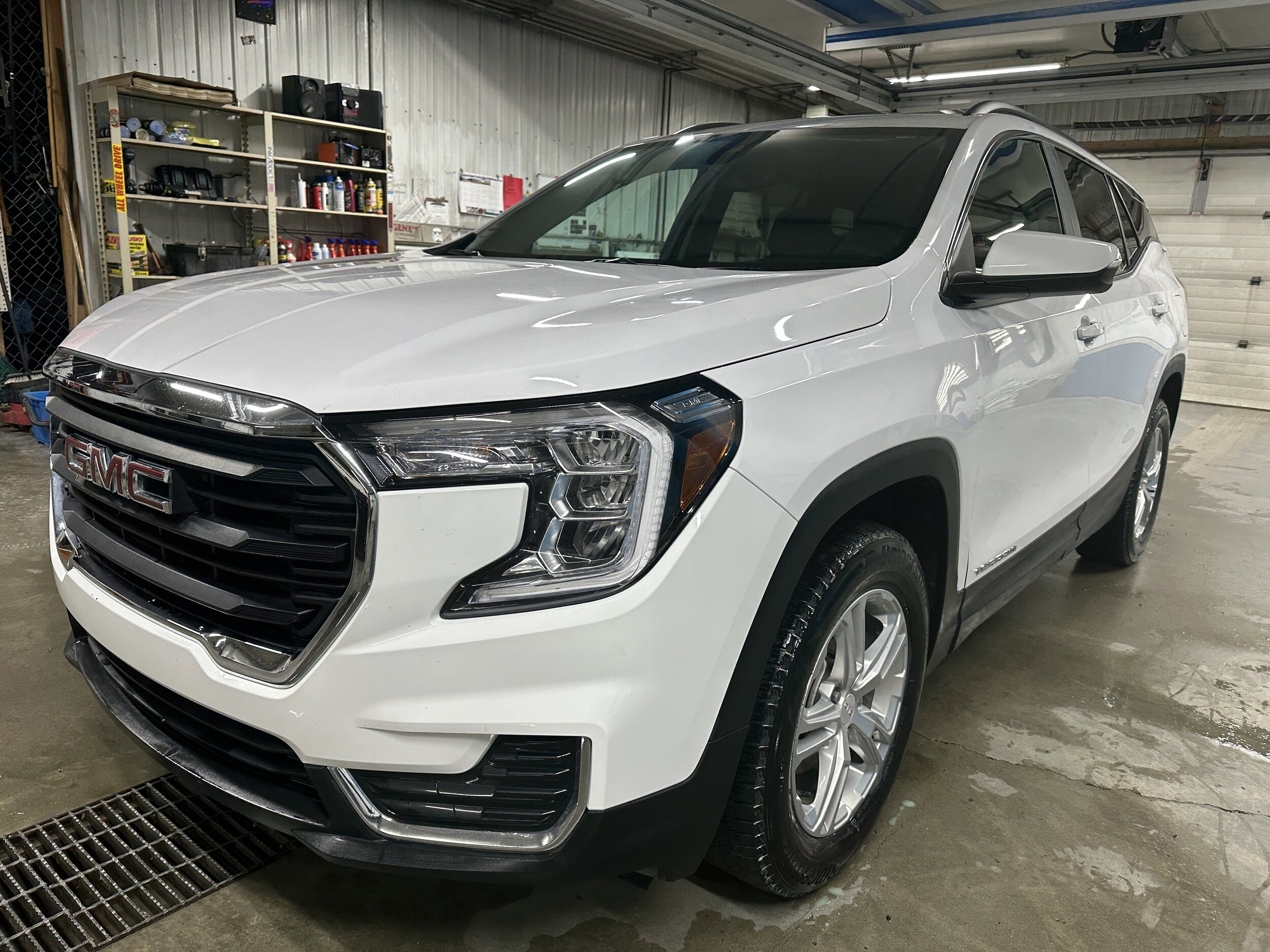 2023 Gmc Terrain SLE photo 3
