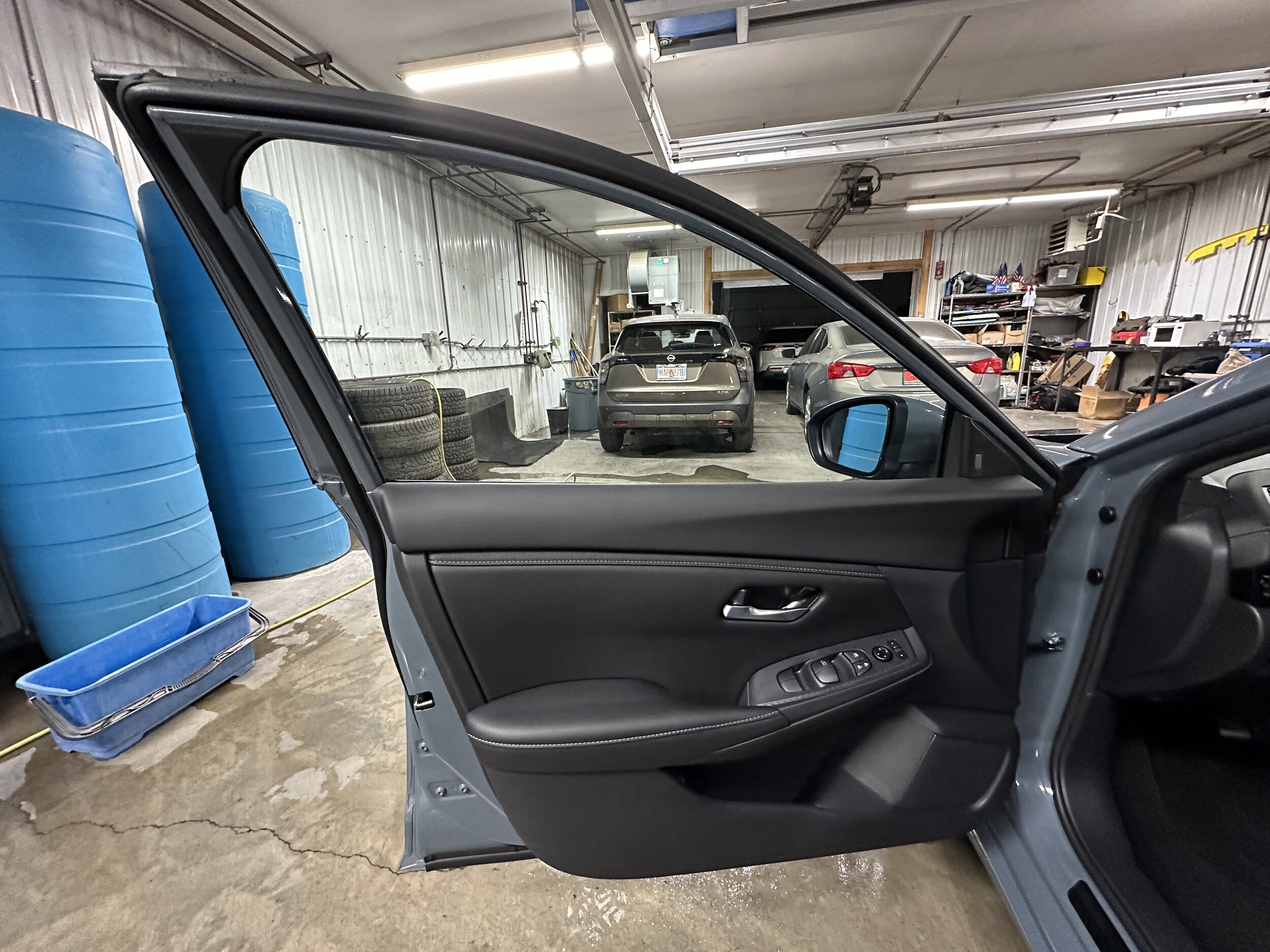 2025 Nissan Sentra SV photo 2