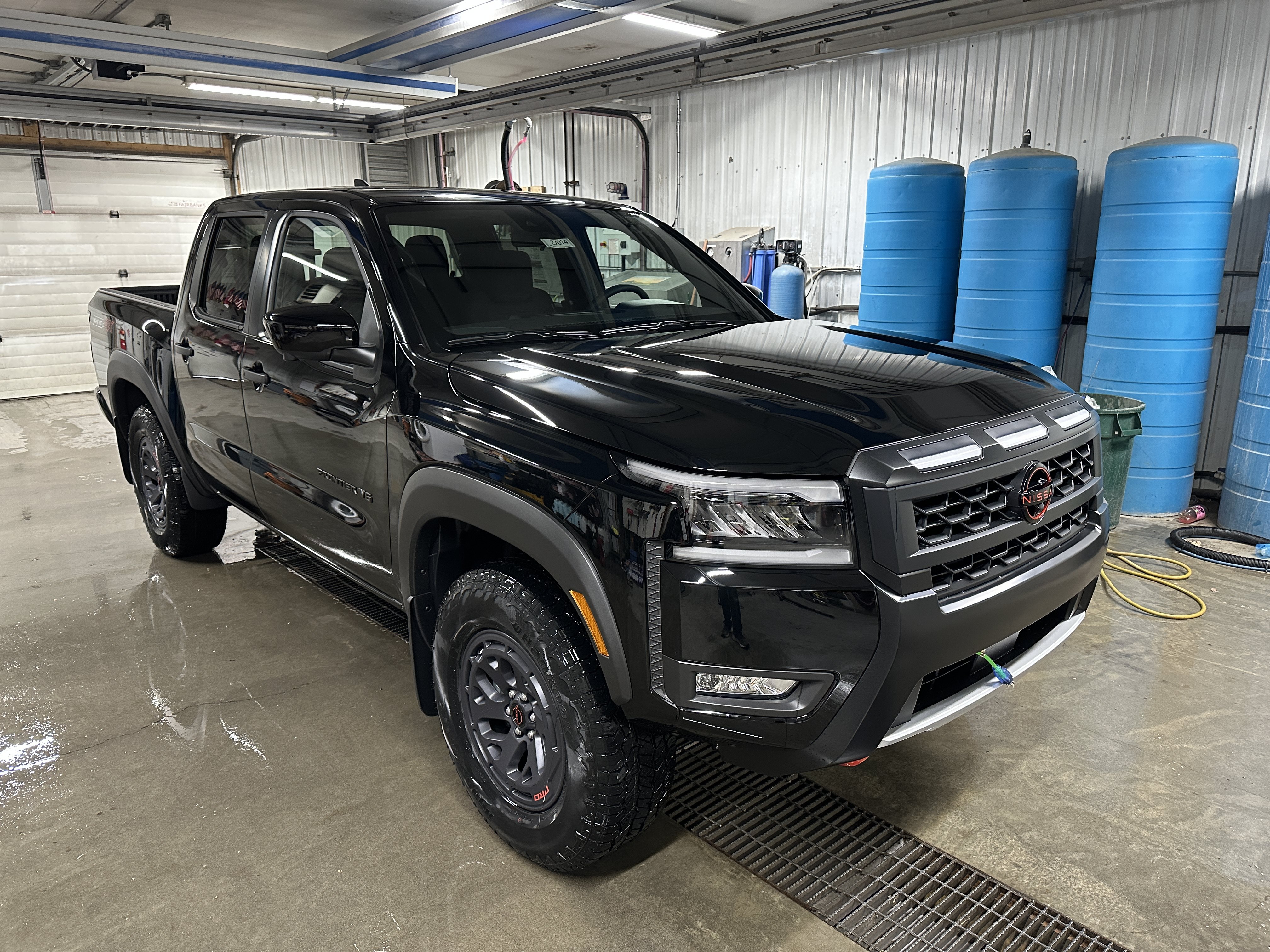 2027 Nissan Frontier Crew Cab 4x4 PRO-4X 