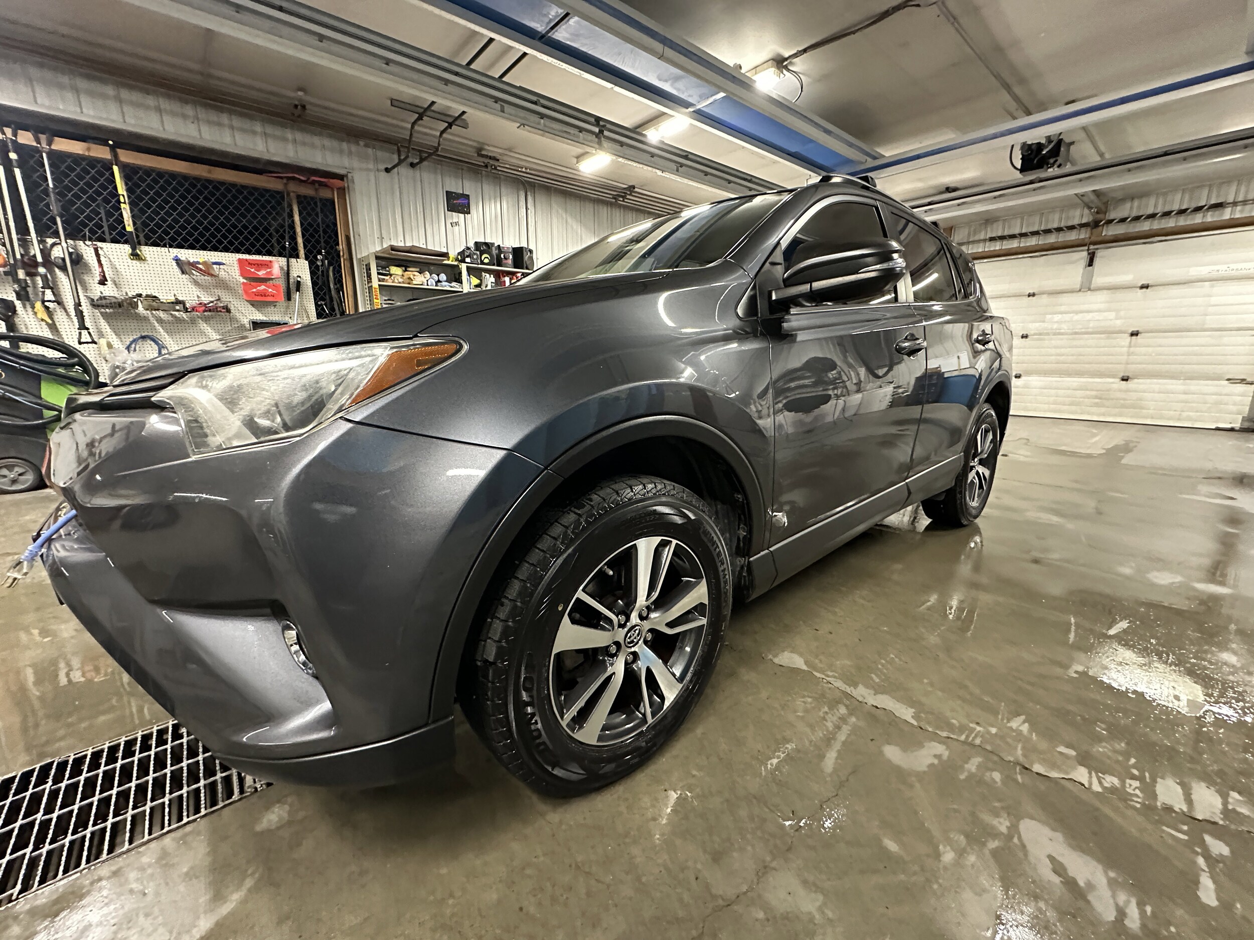 Image 3 of 2018 Toyota RAV4
