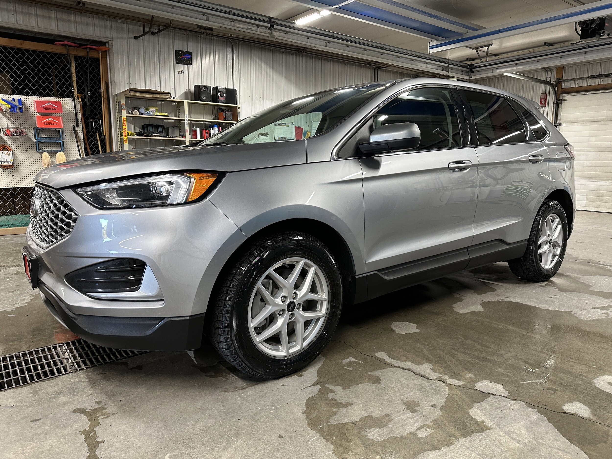 2024 Ford Edge SEL photo 3