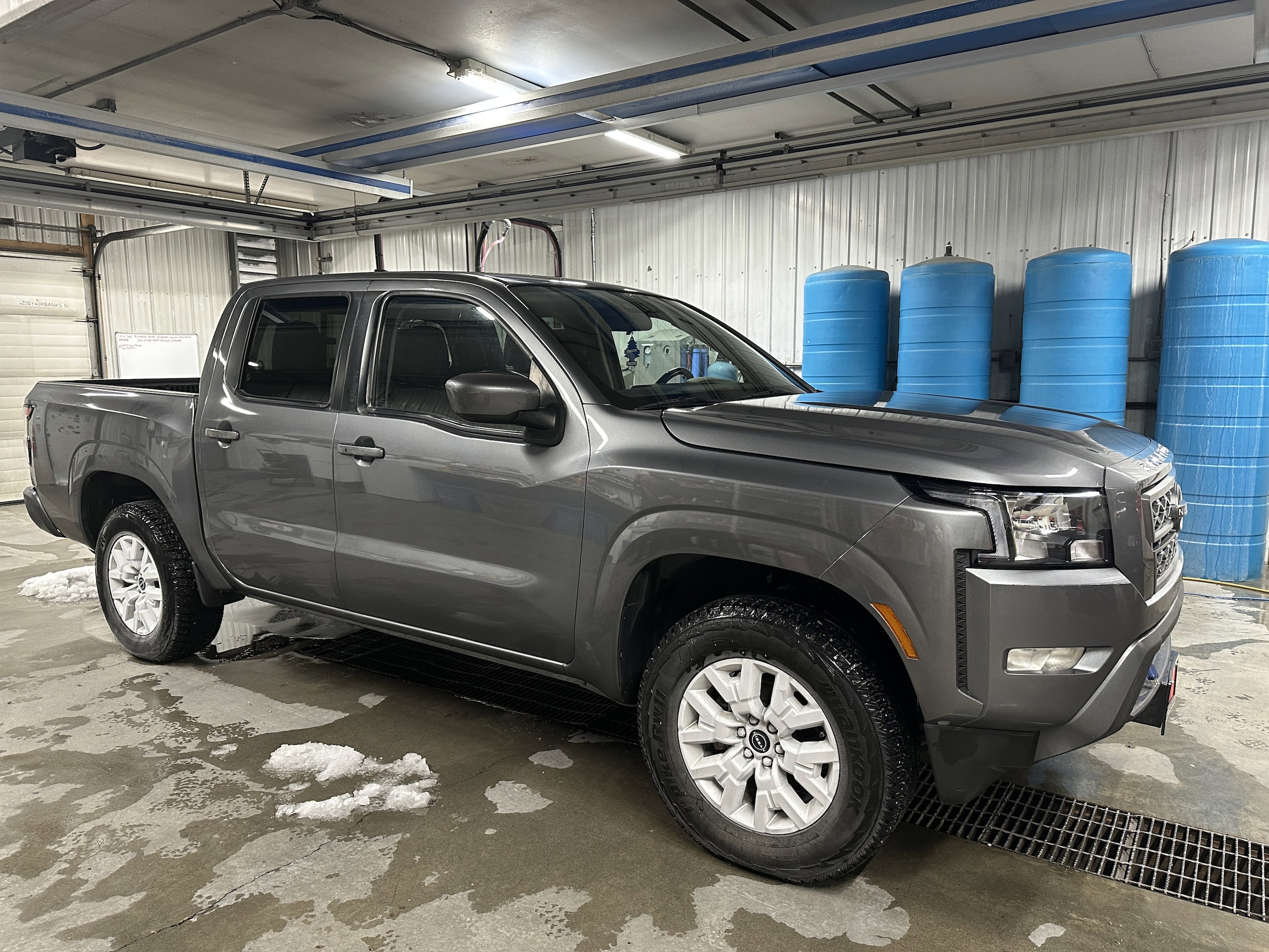 2022 Nissan Frontier SV's photo