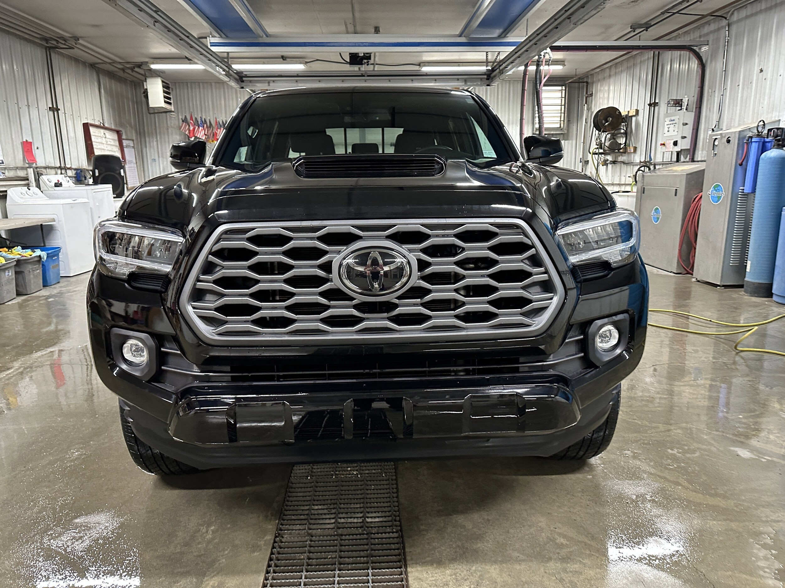 2023 Toyota Tacoma 4x4 TRD Sport Double Cab V6 photo 2