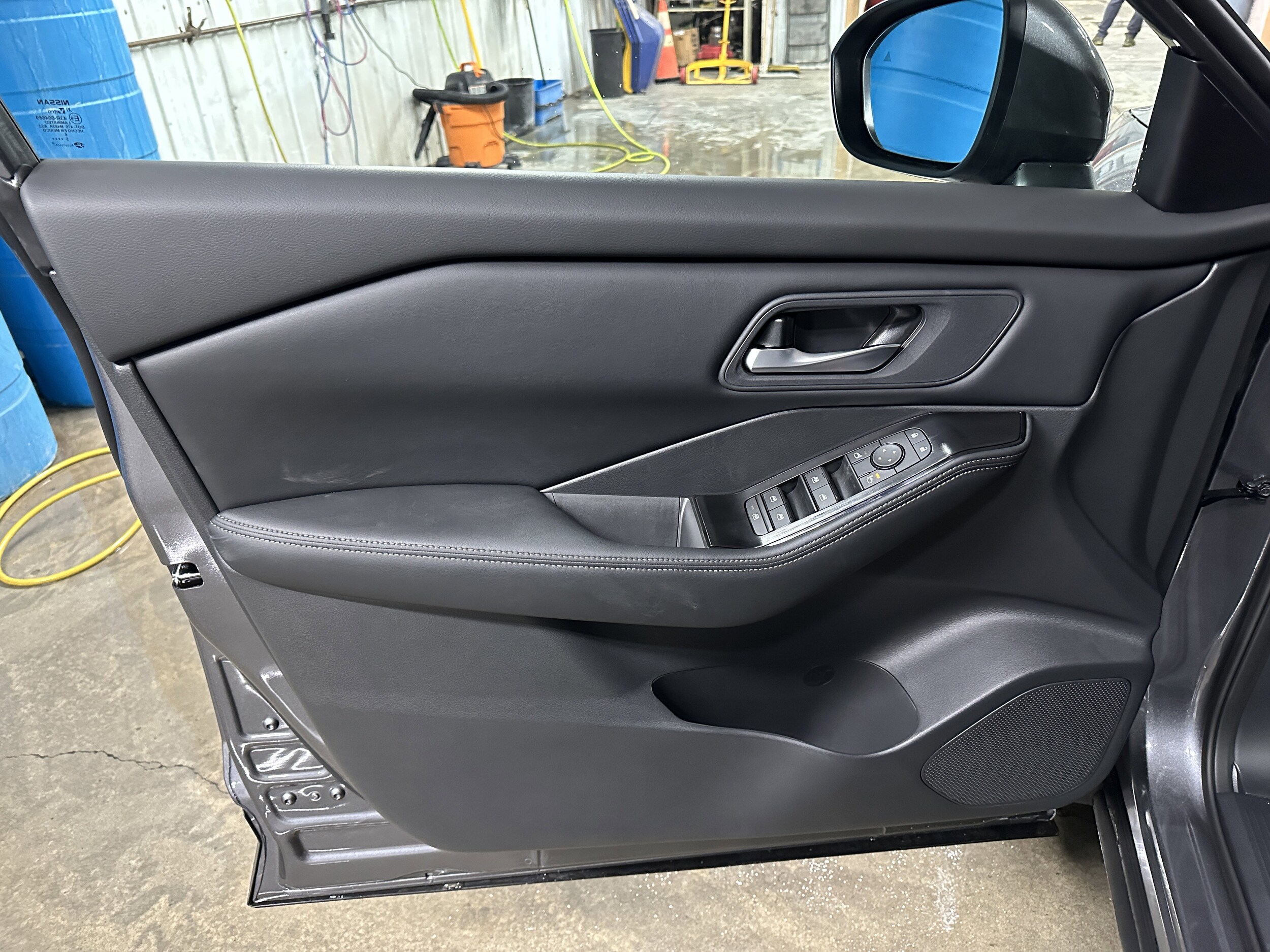 2026 Nissan Rogue SV photo 3