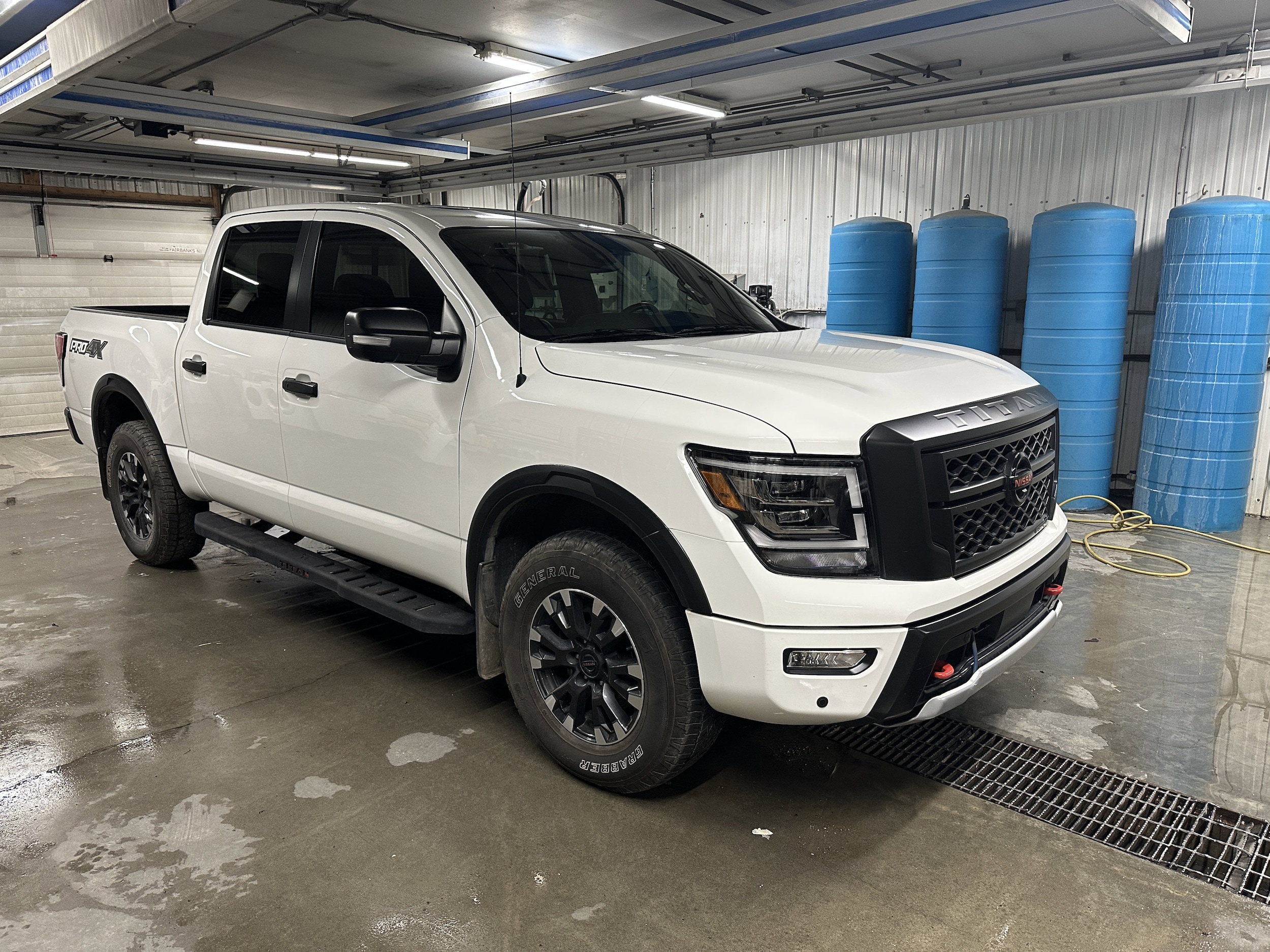 2021 Nissan Titan PRO-4X 4X4 Crew Cab's photo