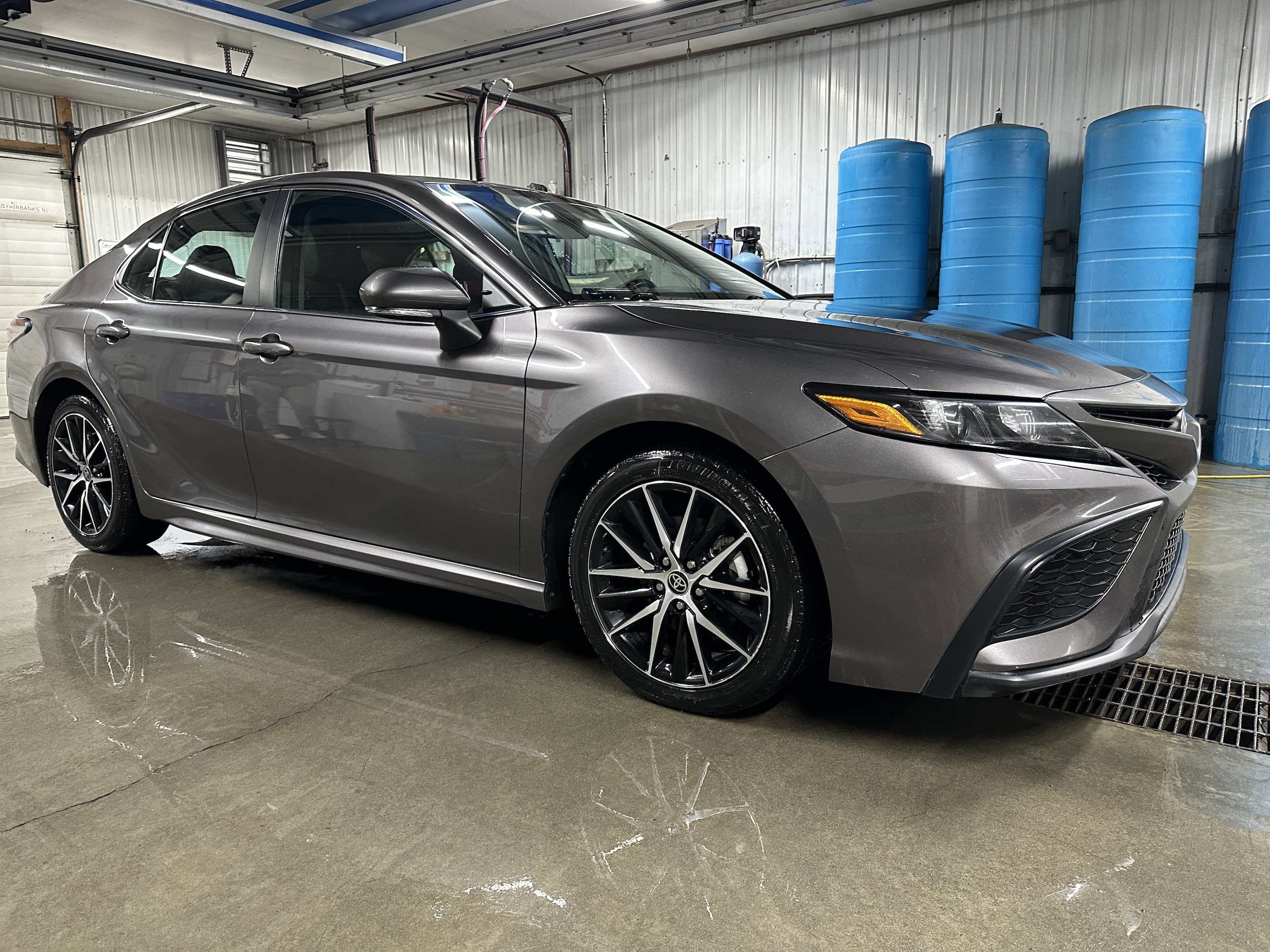 2023 Toyota Camry SE's photo