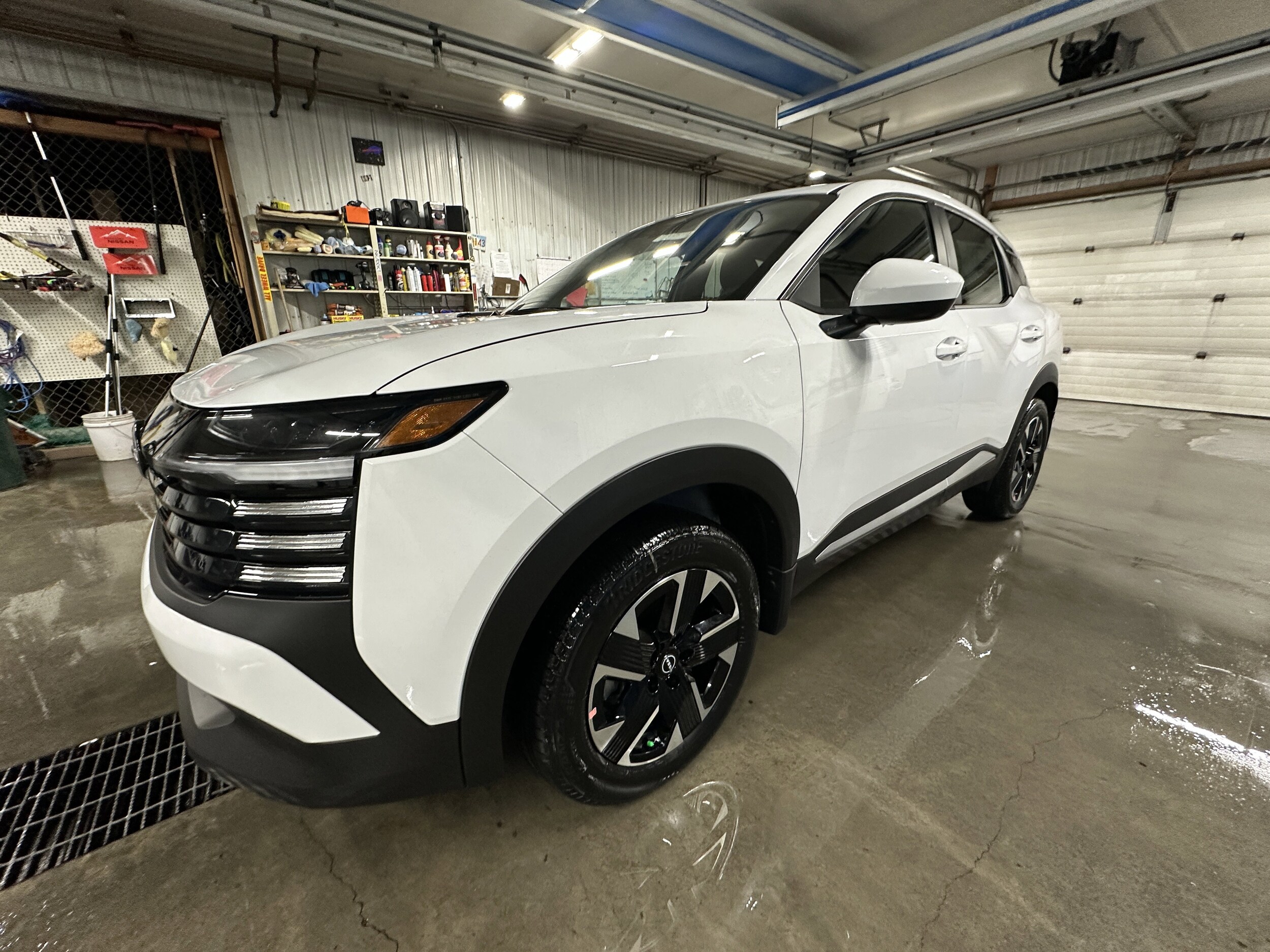 2025 Nissan Kicks SV photo 3