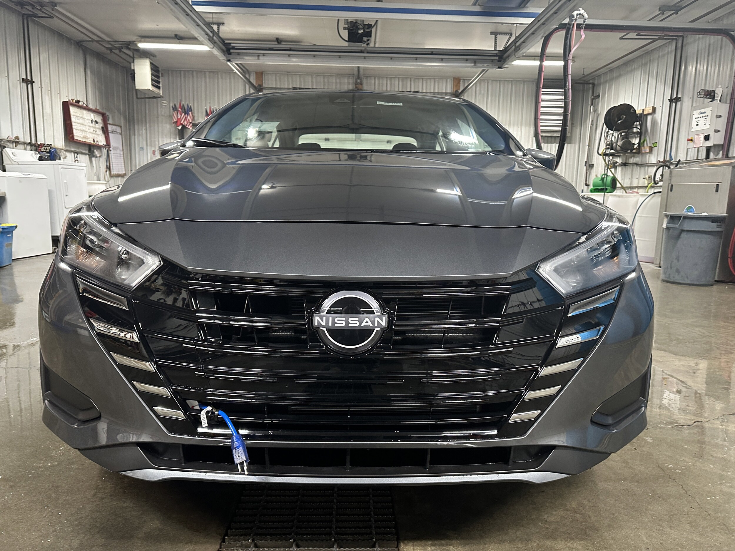 2025 Nissan Versa SV photo 2