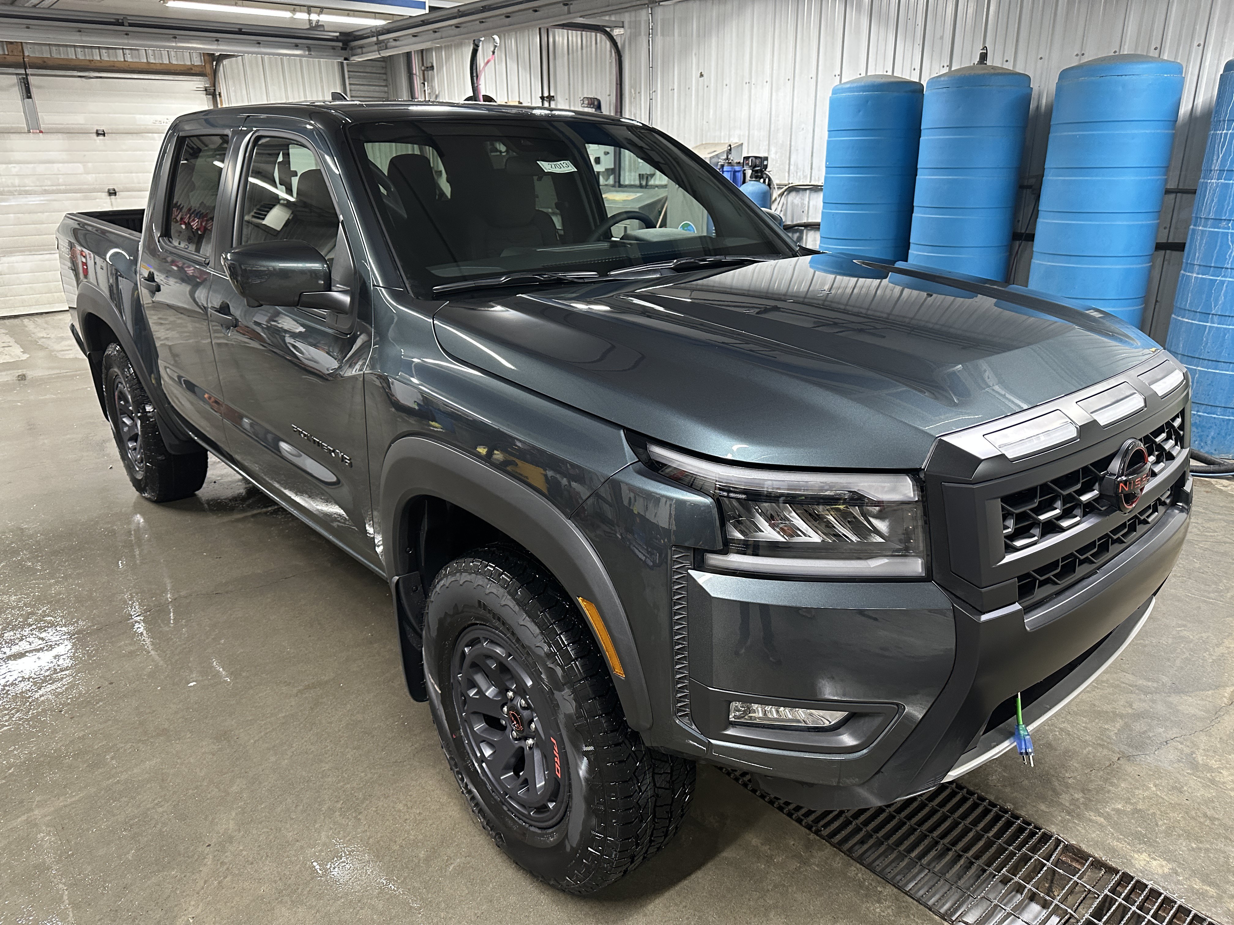 2027 Nissan Frontier Crew Cab 4x4 PRO-4X 