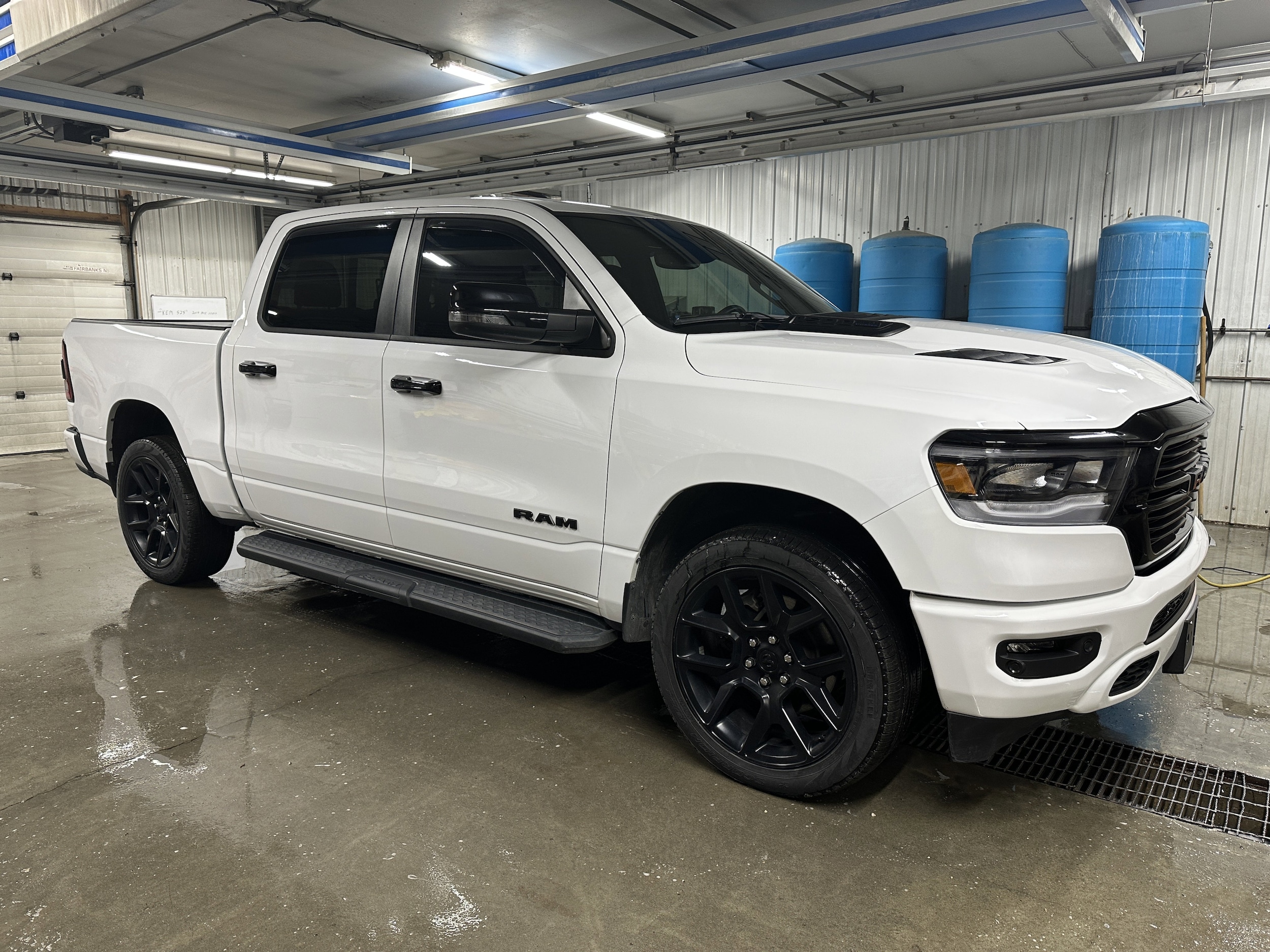 2024 RAM 1500 Laramie 4x4 Crew Cab 5'7's photo