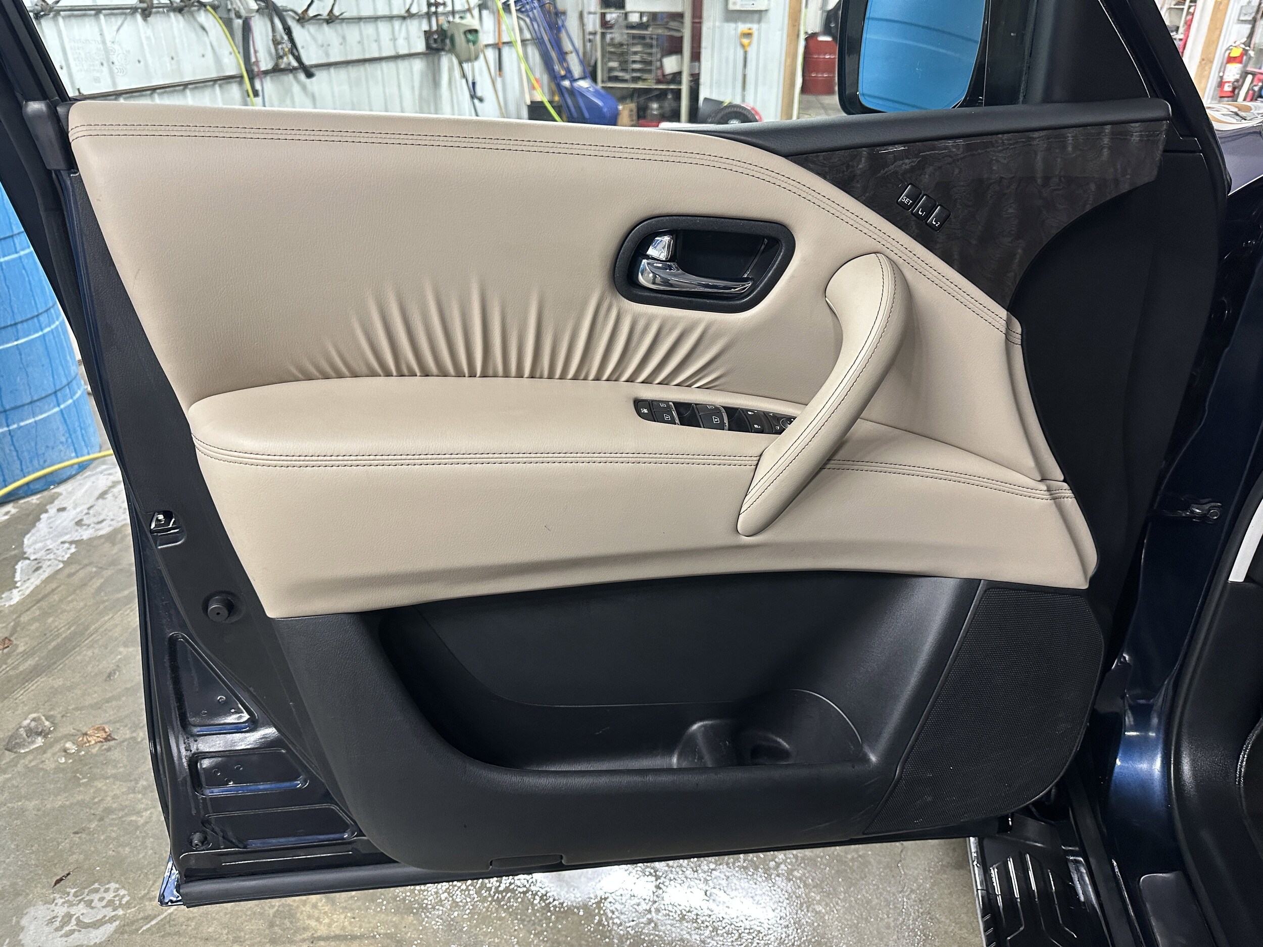 2023 Nissan Armada Platinum photo 4