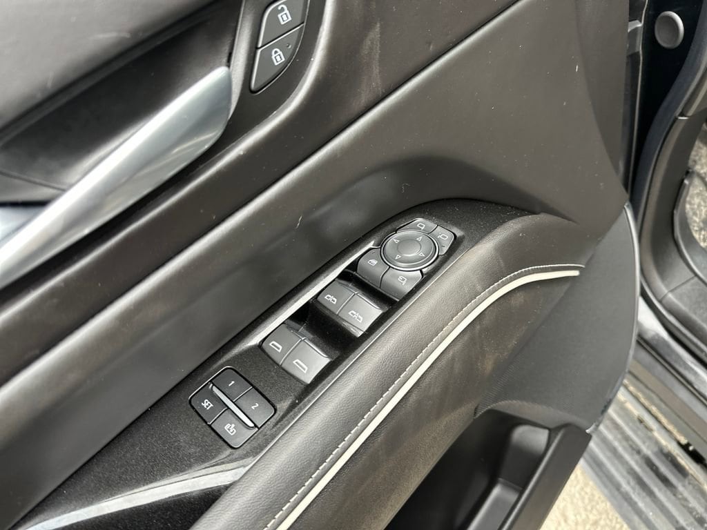 2024 Cadillac Escalade V-Series - Photo 11