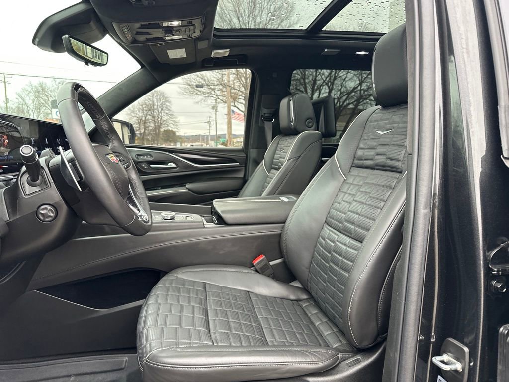 2024 Cadillac Escalade V-Series - Photo 9