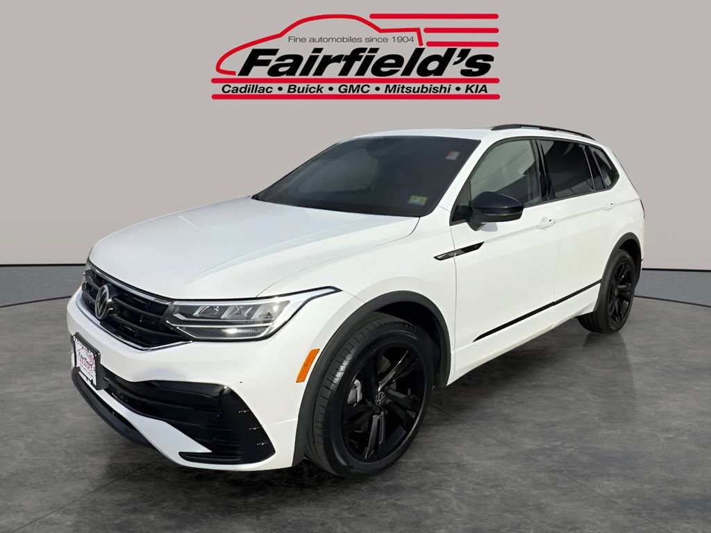 2023 Volkswagen Tiguan SE R-LINE BLACK's photo