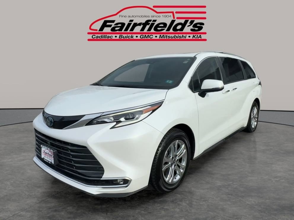 2022 Toyota Sienna Platinum's photo