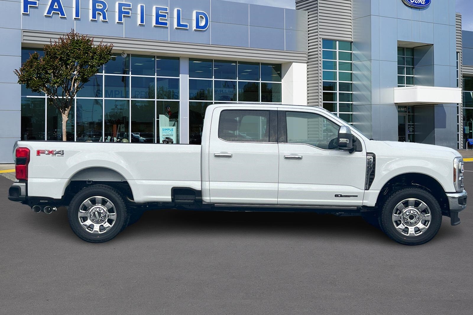 2024 Ford F-250 Lariat photo 2
