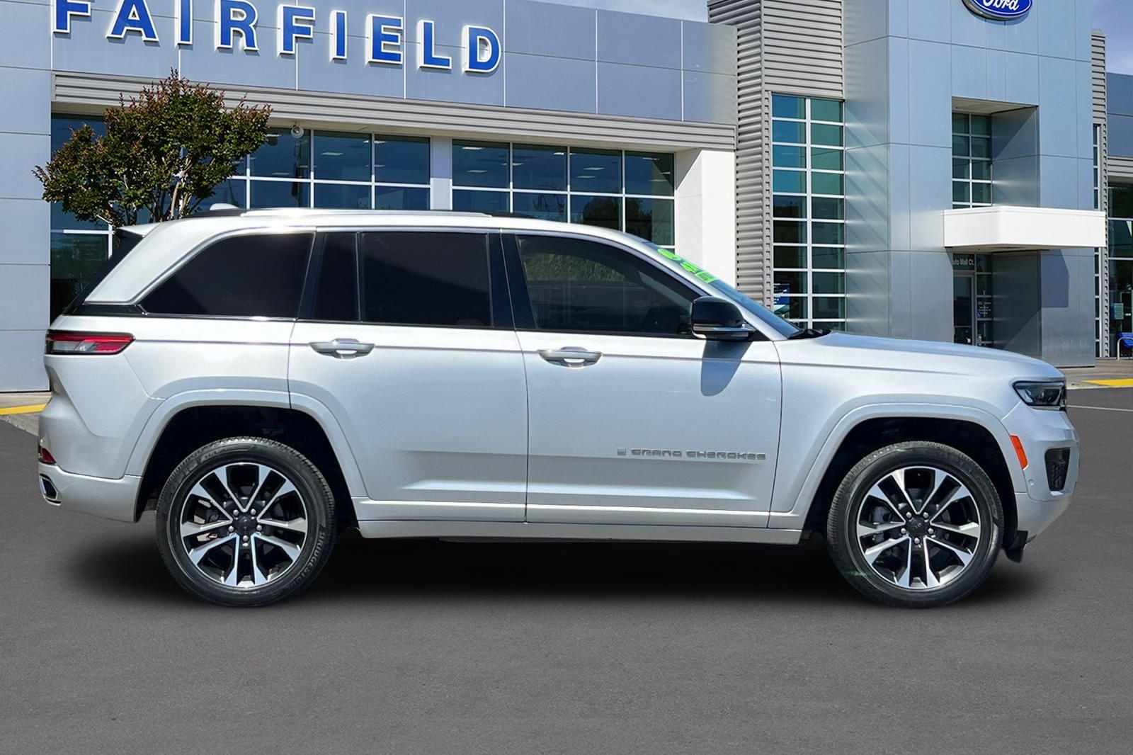 2022 Jeep Grand Cherokee Overland - Photo 7