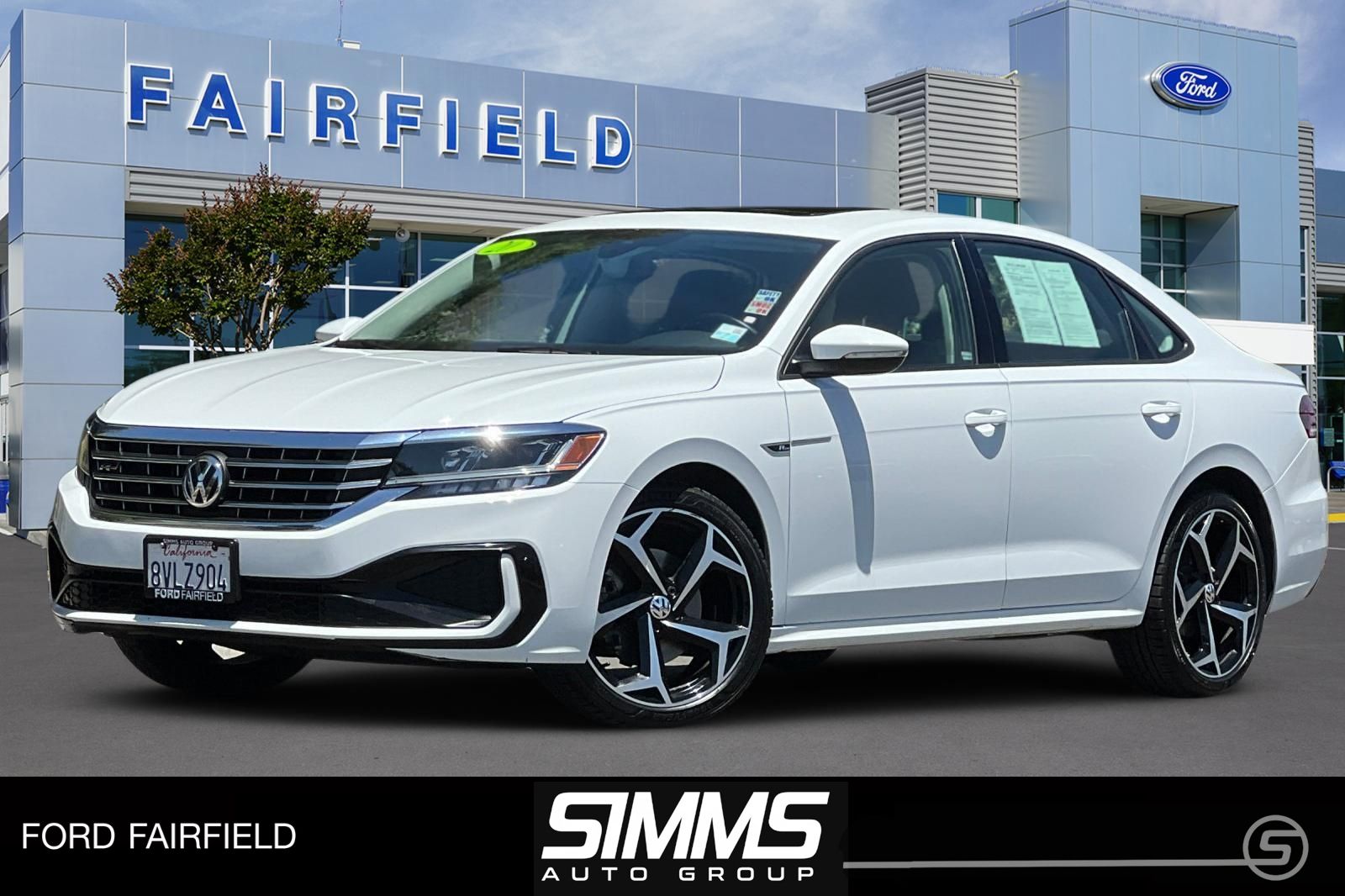 2020 Volkswagen Passat 2.0T R-Line Auto's photo