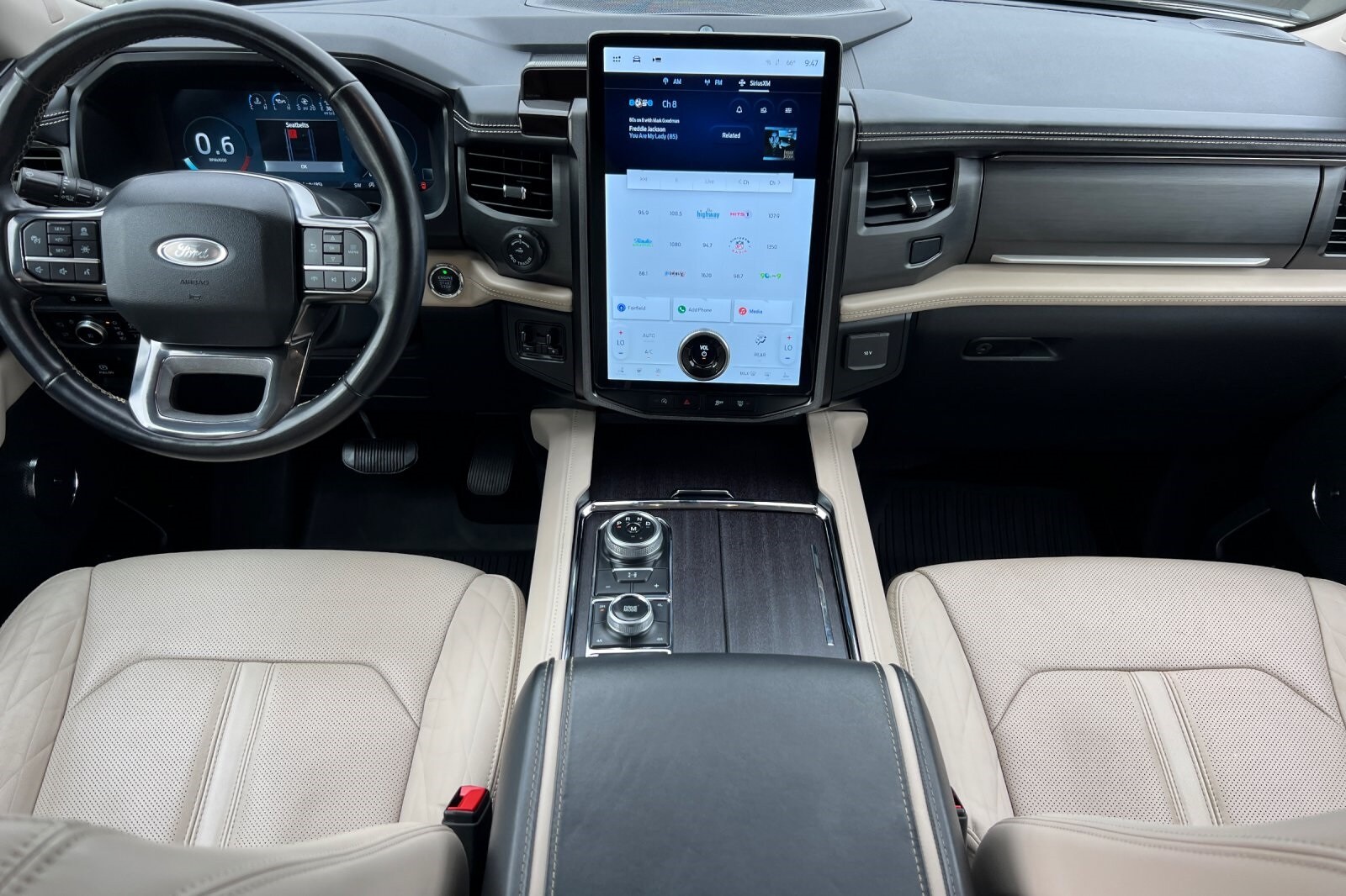 2022 Ford Expedition MAX Platinum photo 3