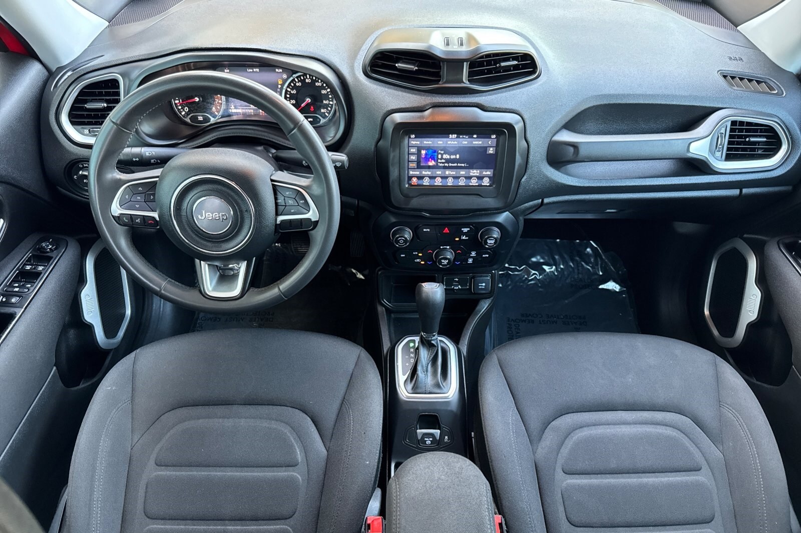 2021 Jeep Renegade Latitude photo 3
