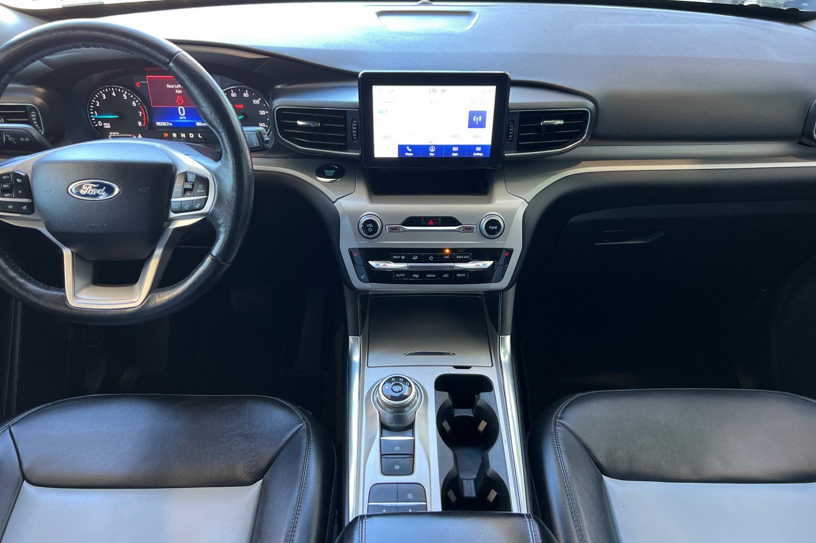 2022 Ford Explorer XLT photo 2