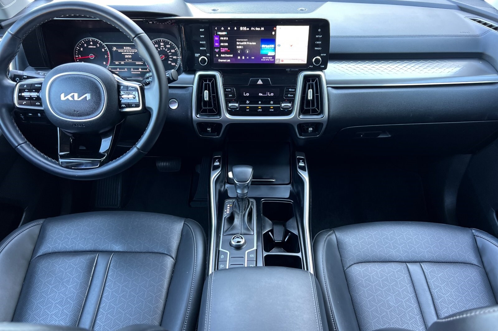 2022 Kia Sorento S photo 3