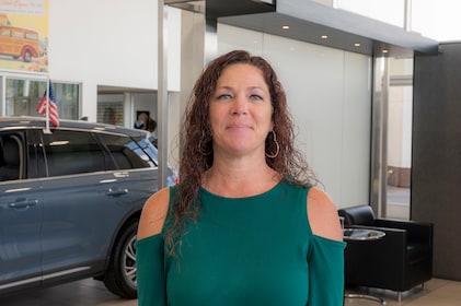 Staff member Shauneen Cullen from ID_f92c26