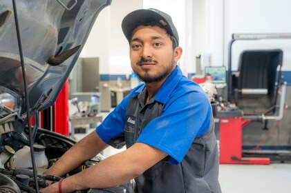 Staff member Eduardo Reyes from ID_da82b4