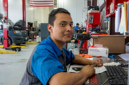 Staff member Esteban Vidales from ID_da82b4