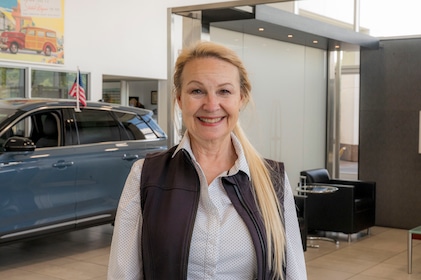 Staff member Jillian Alaskin from ID_f92c26