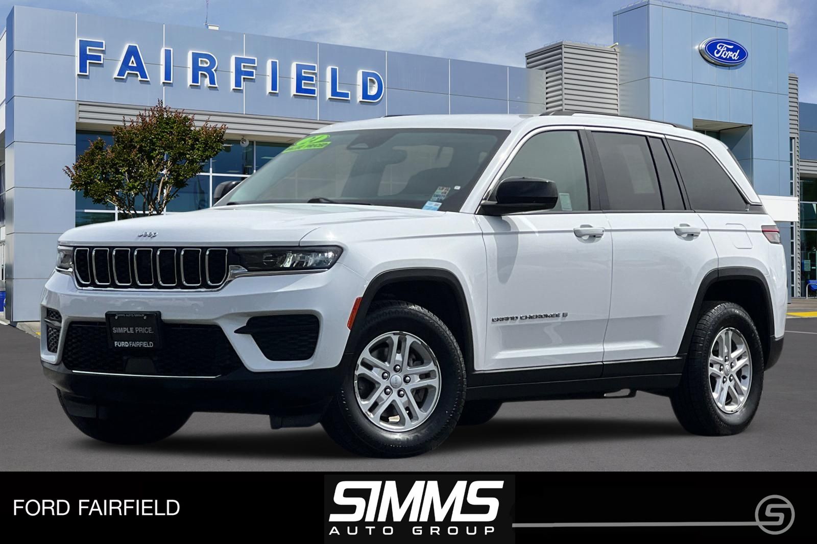 2024 Jeep Grand Cherokee Laredo photo 1