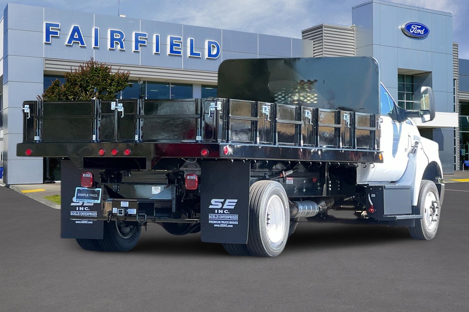 2025 Ford F-650 Base photo 2