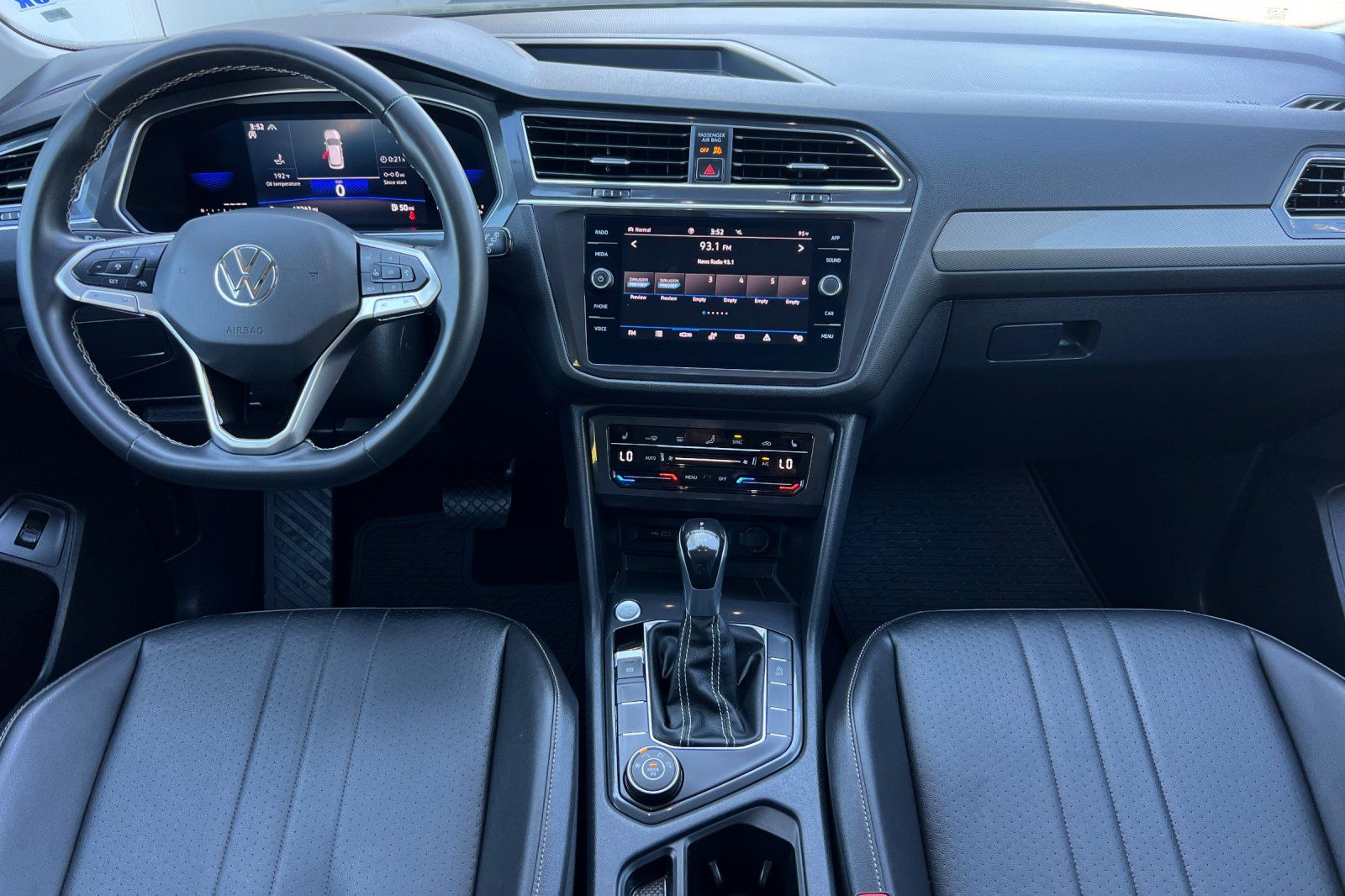 2022 Volkswagen Tiguan 2.0T SE photo 2