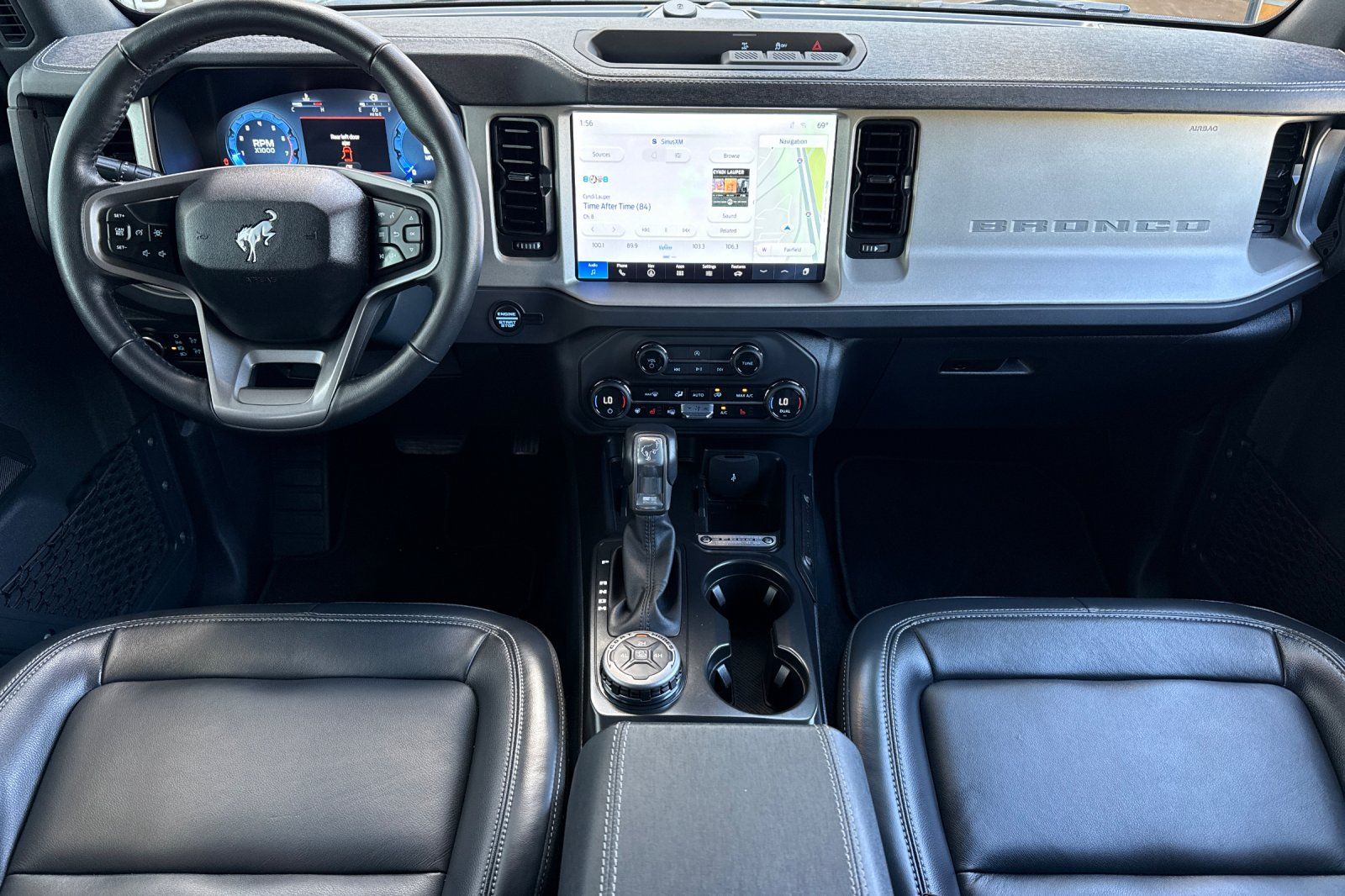 2025 Ford Bronco Outer Banks photo 2