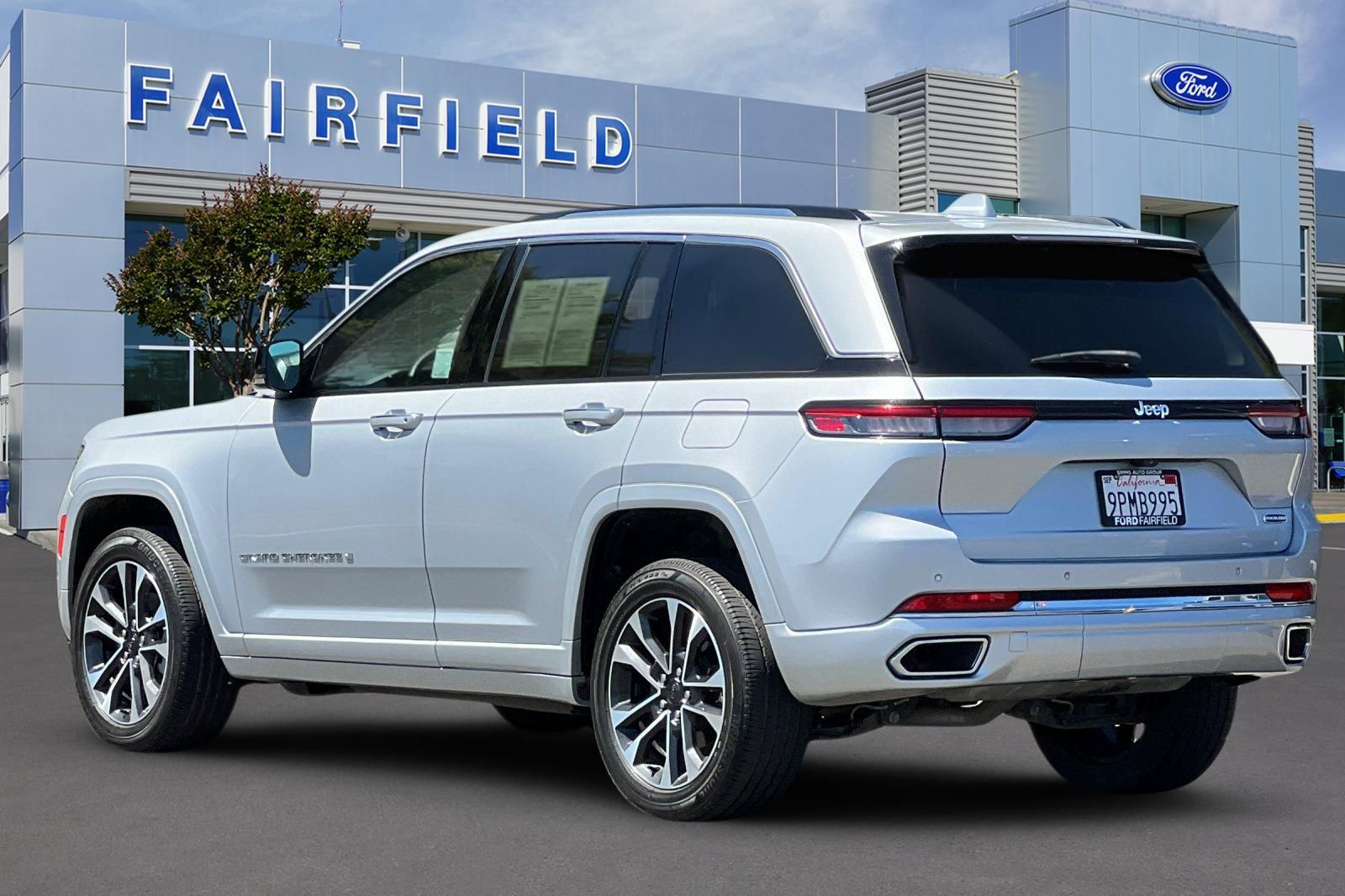 2022 Jeep Grand Cherokee Overland - Photo 9