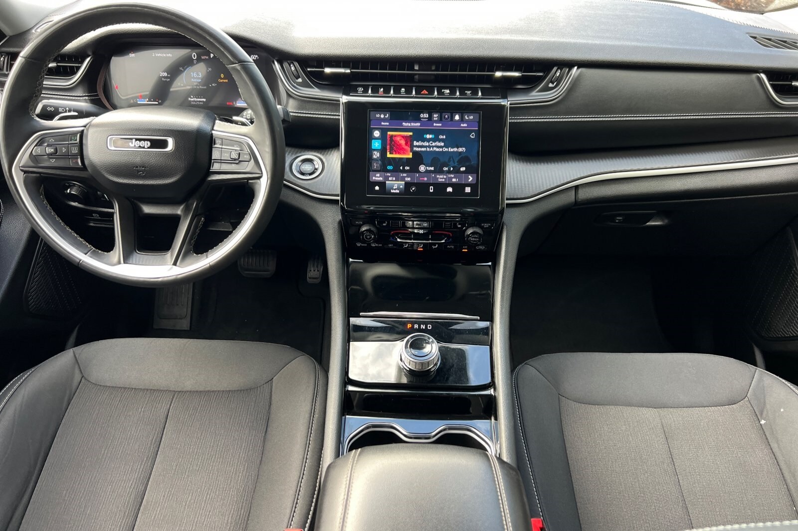 2023 Jeep Grand Cherokee Laredo Altitude photo 3