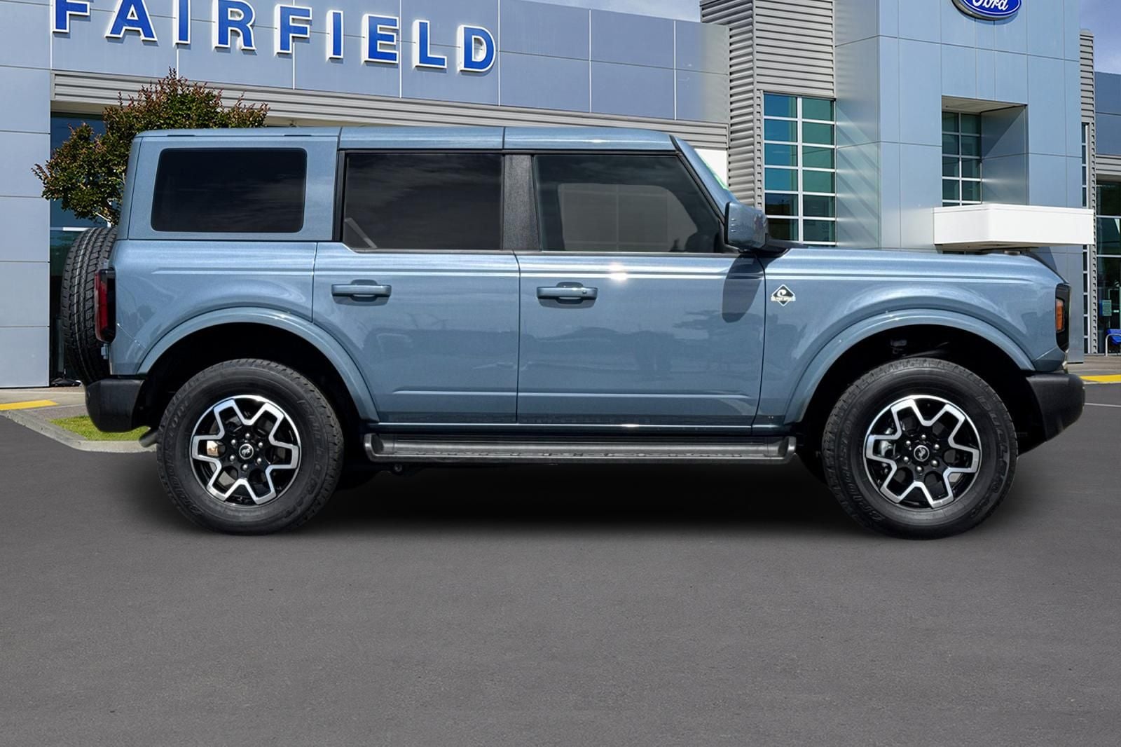 2025 Ford Bronco Outer Banks photo 6