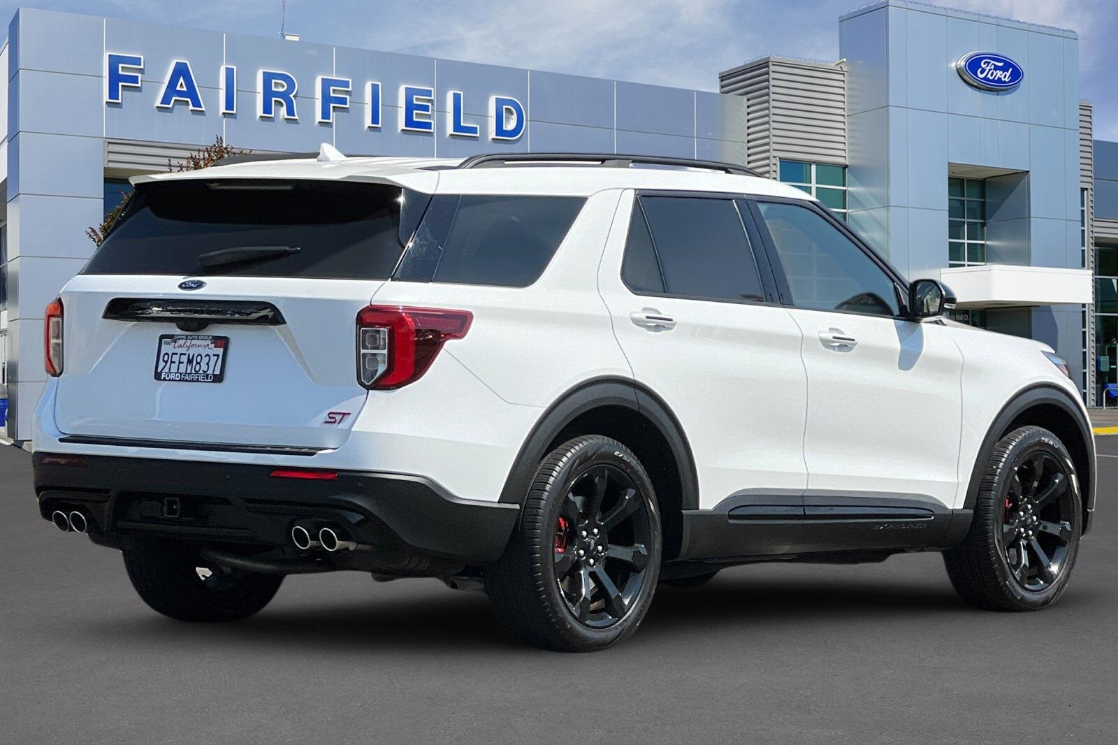 2023 Ford Explorer ST photo 2