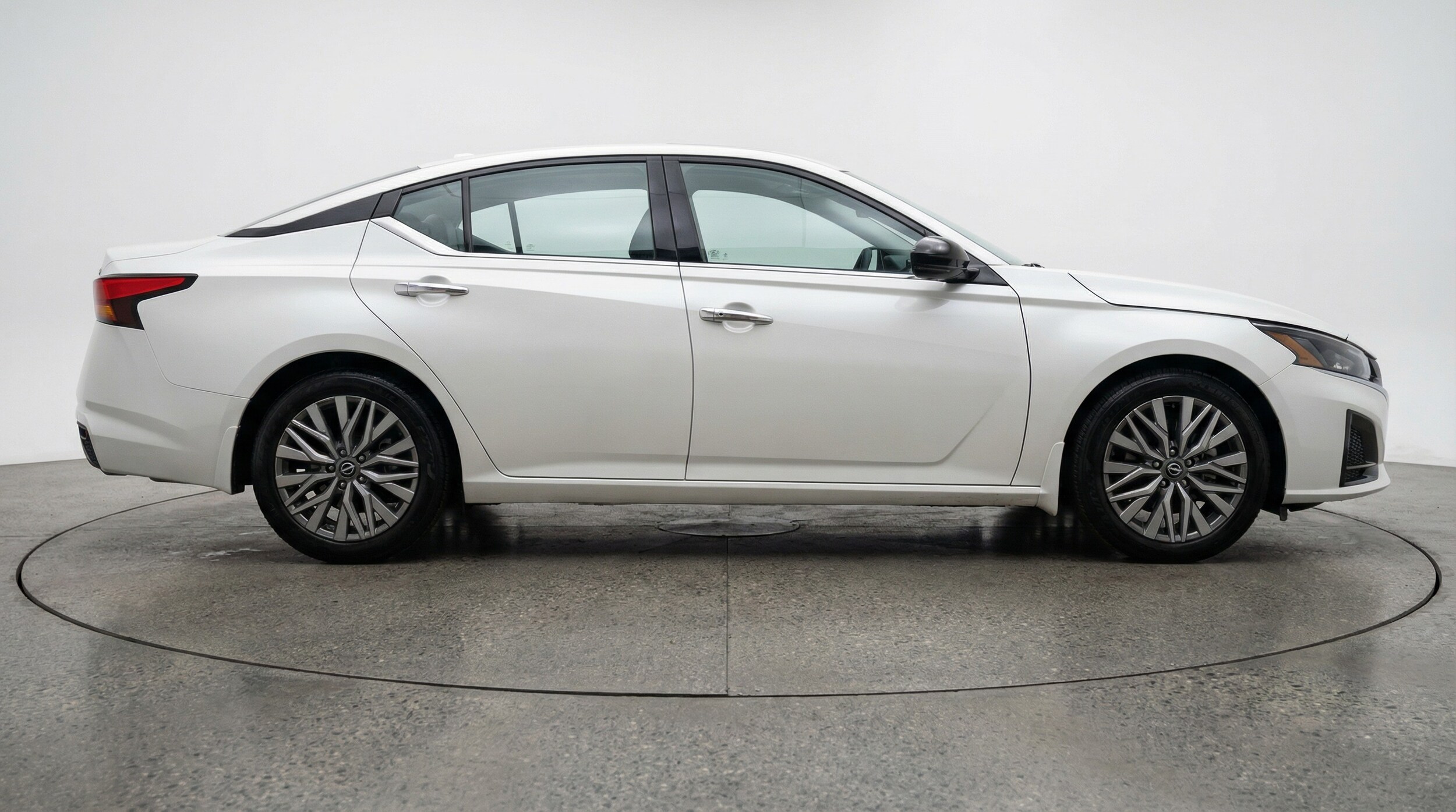 Thumbnail: 2025 Nissan Altima - 8